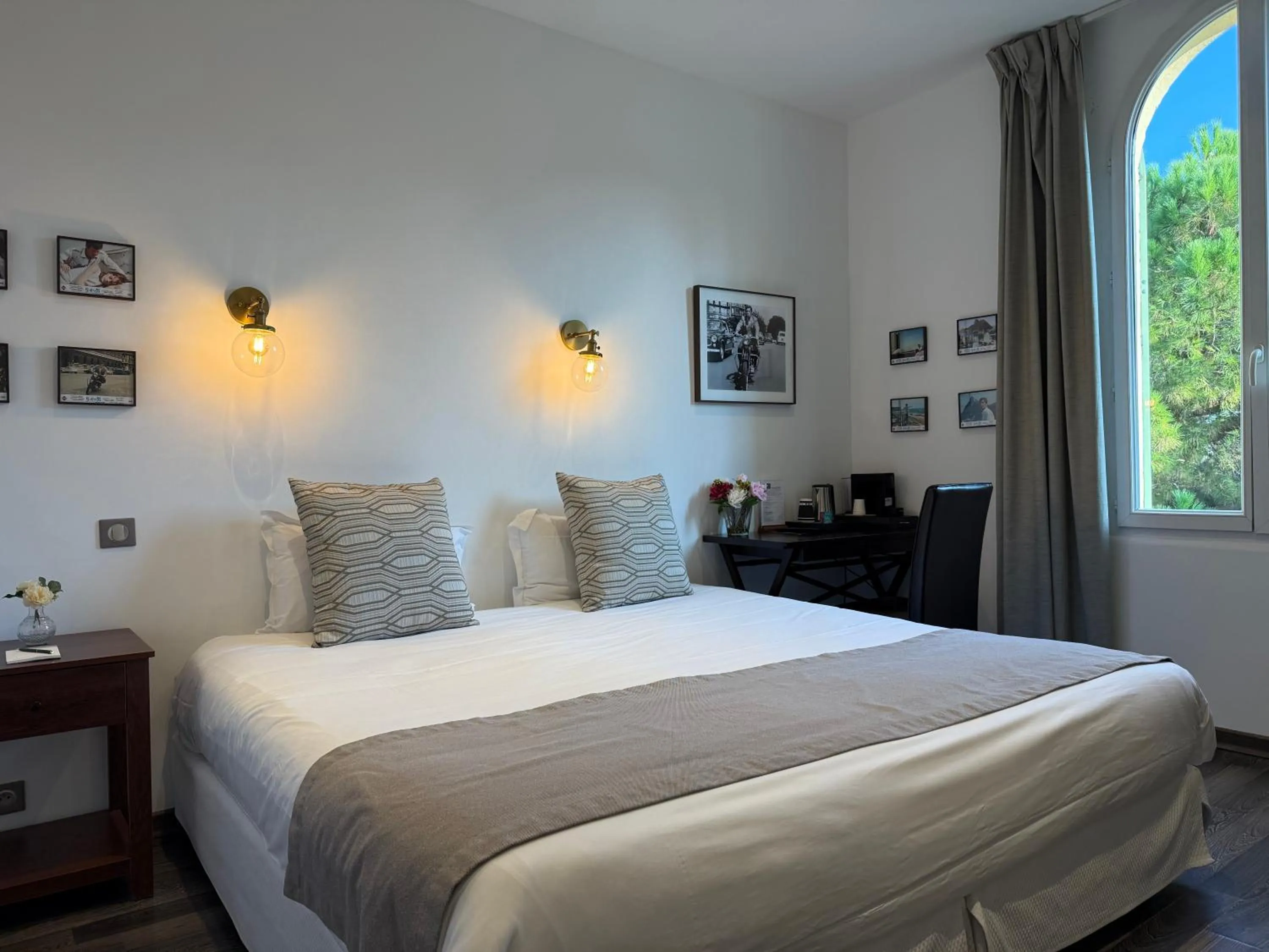 Bed in Ideal Sejour Cannes - Hôtel de Charme