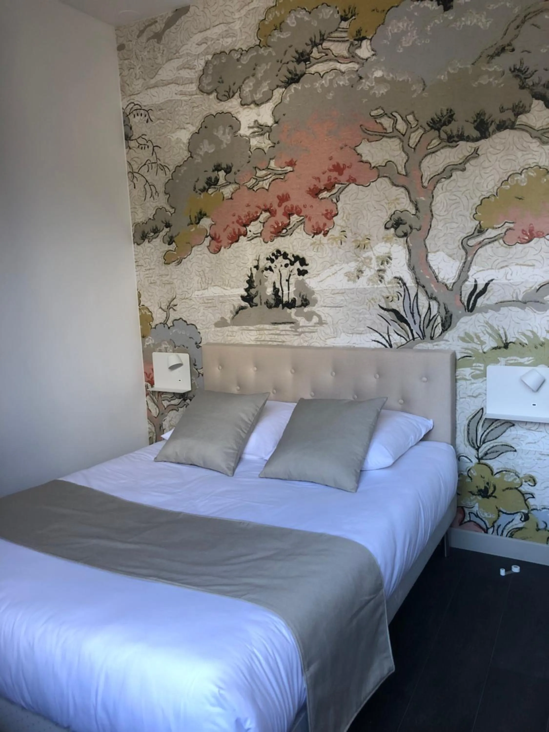 Bed in Hôtel Saint Eloi