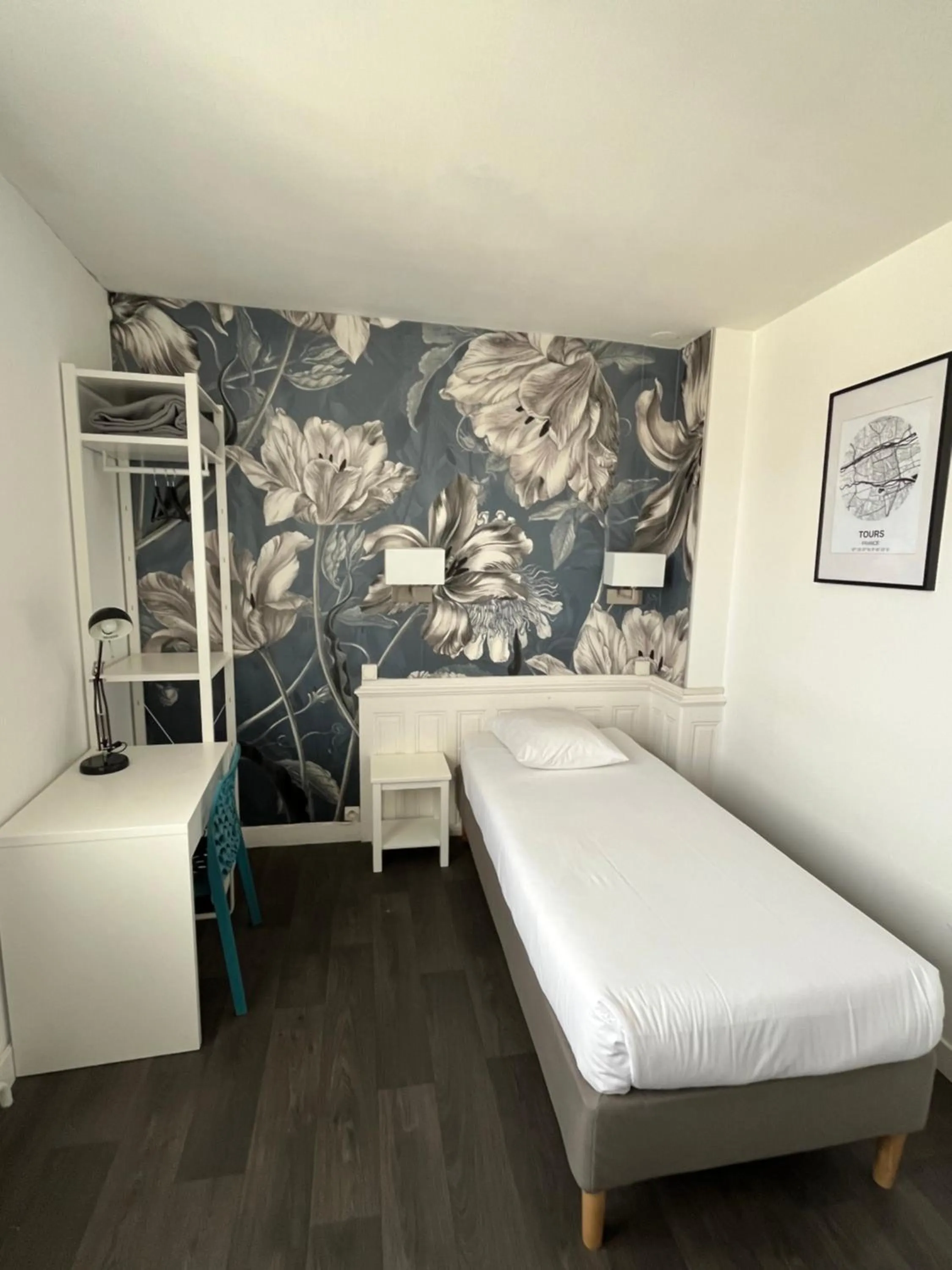 Bed in Hôtel Saint Eloi