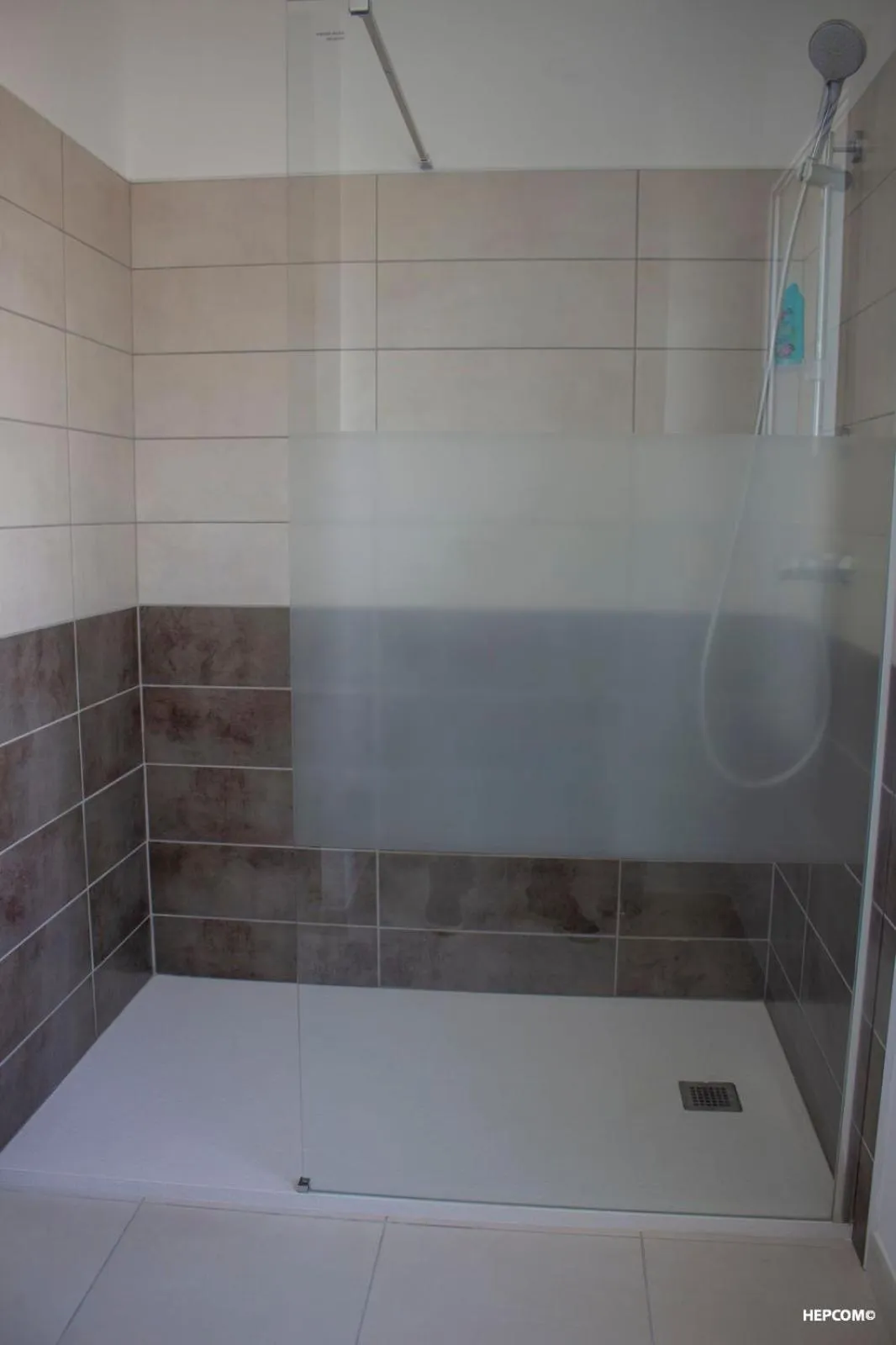 Shower in BASTIDE 9