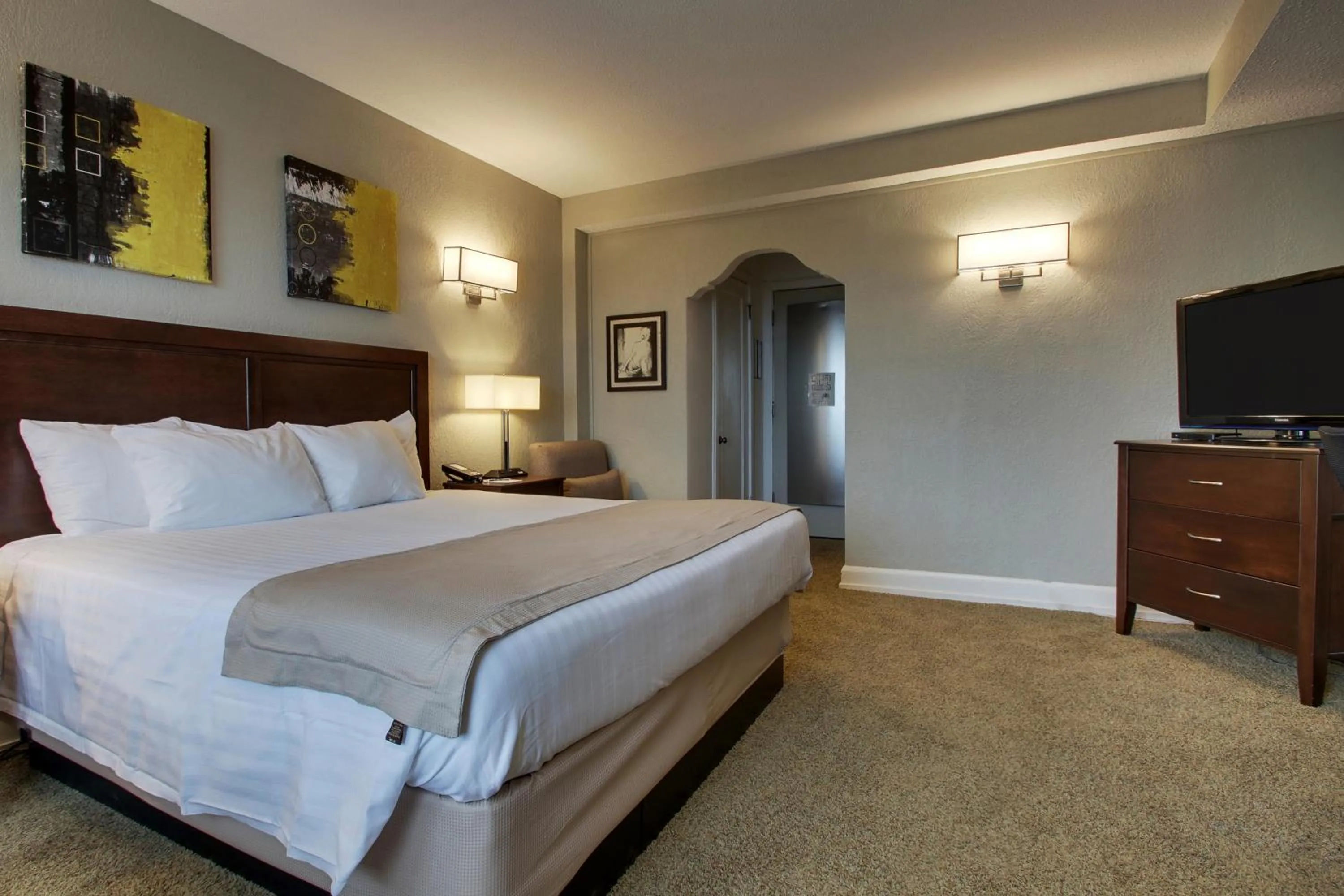 Bed in Knickerbocker on the Lake