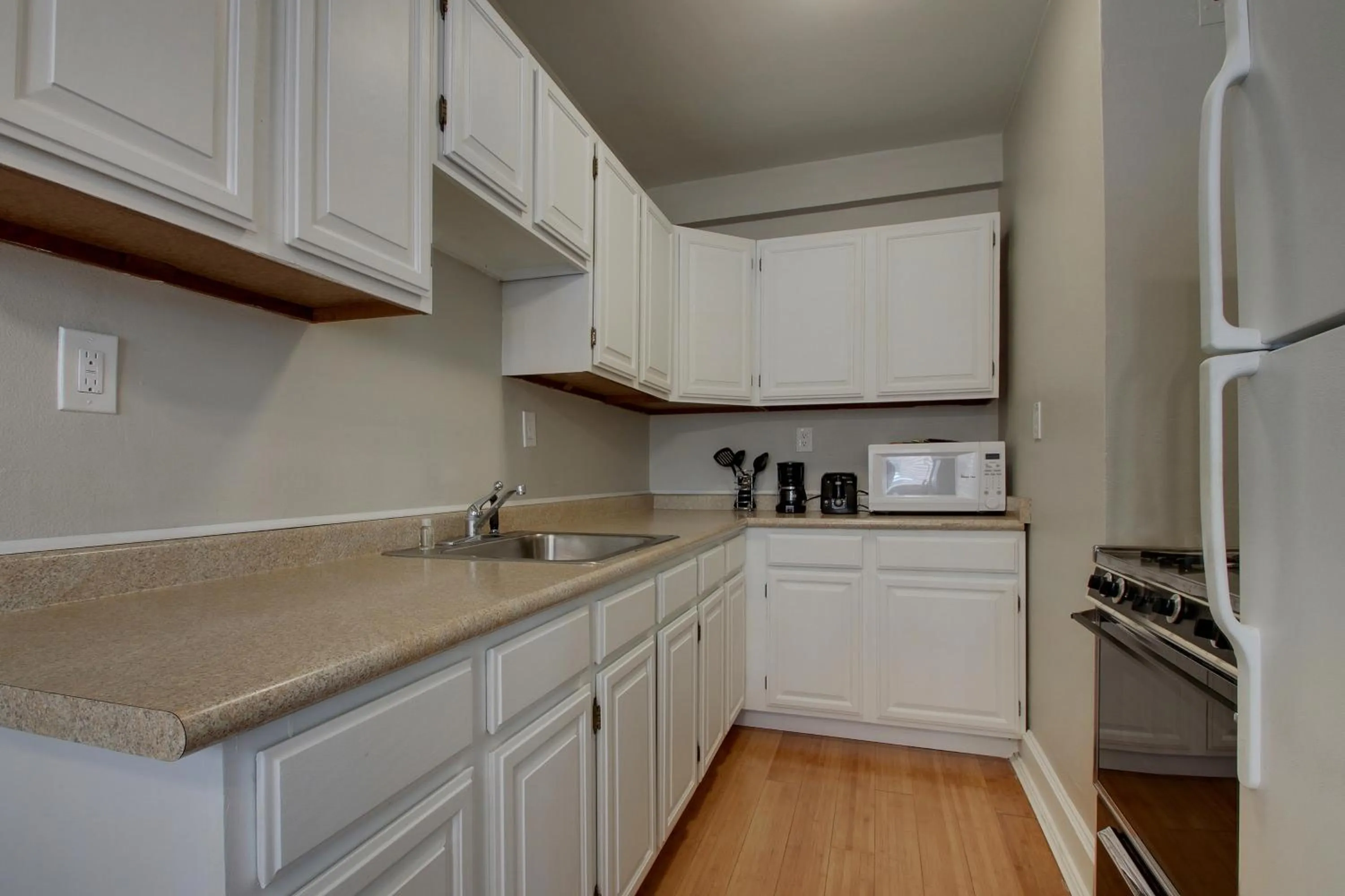 Knickerbocker on the Lake