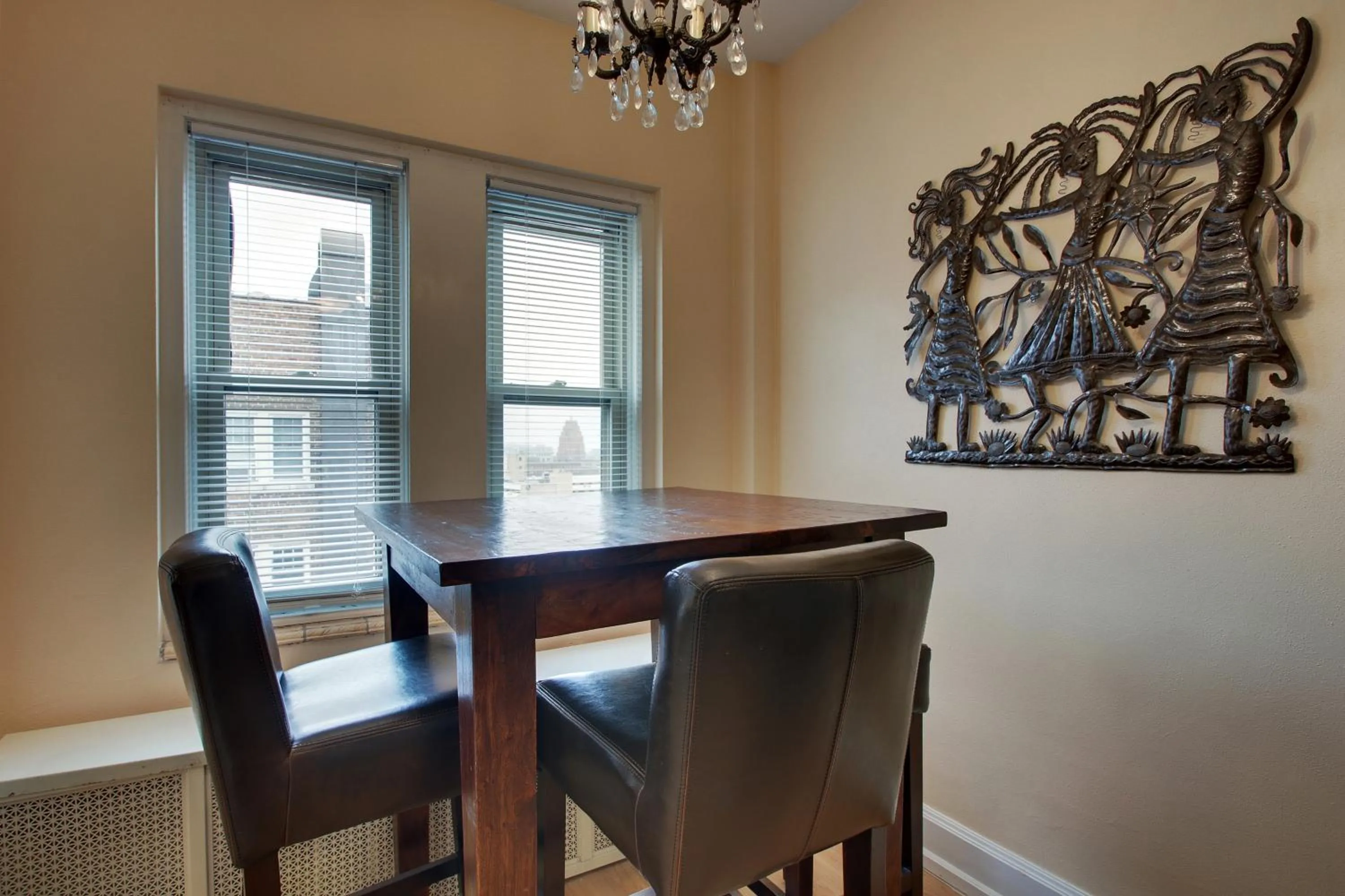 Knickerbocker on the Lake