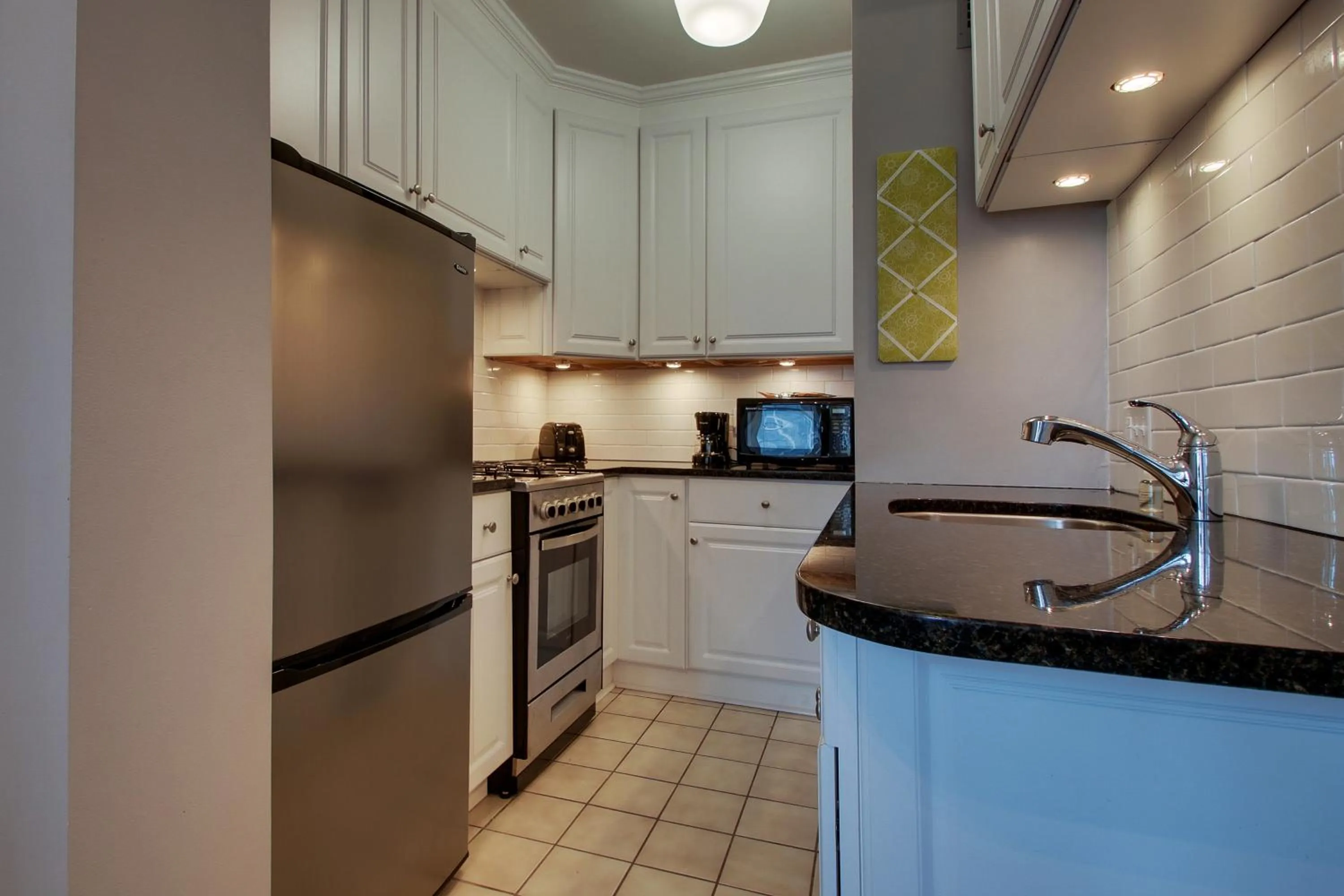 Knickerbocker on the Lake