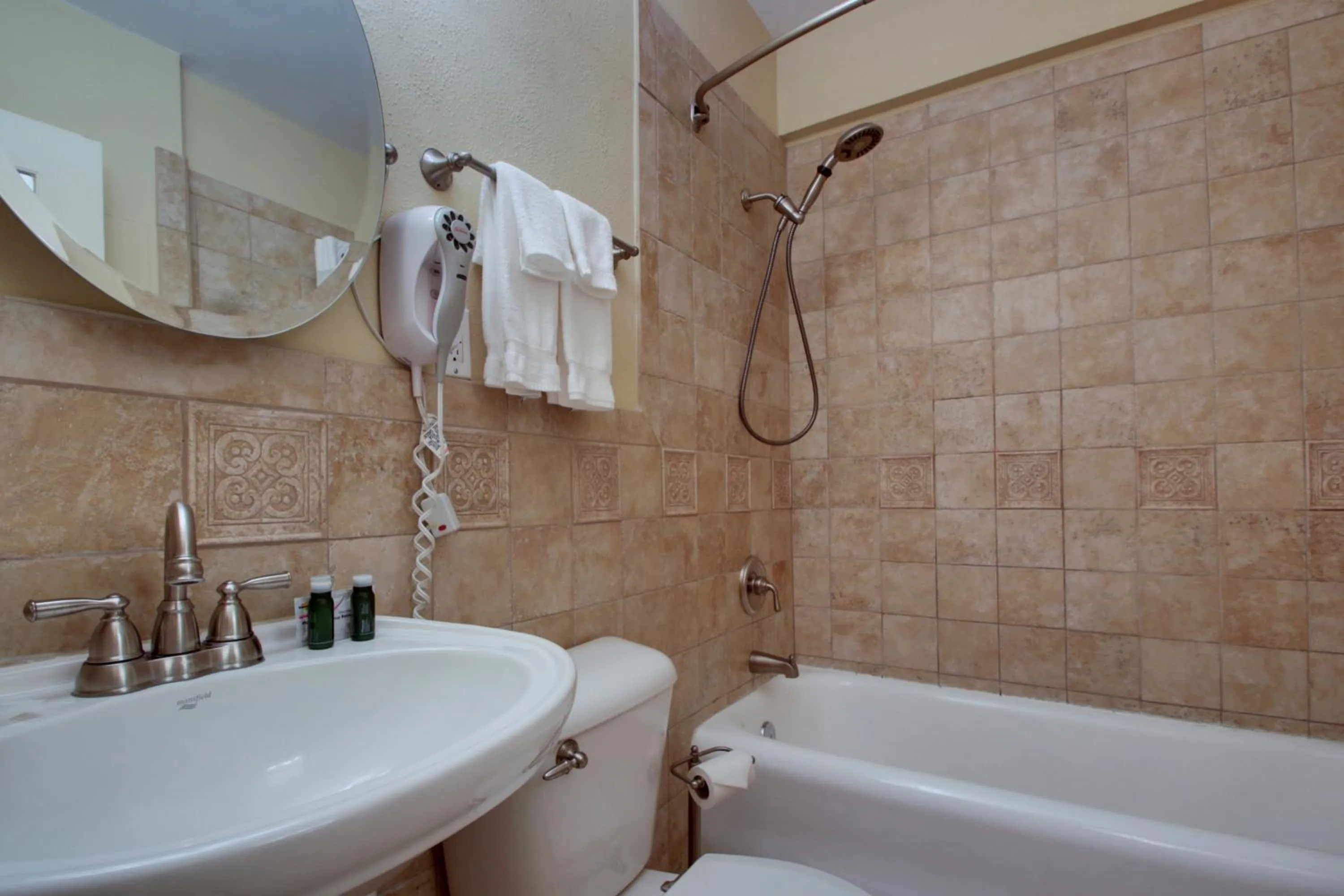 Knickerbocker on the Lake