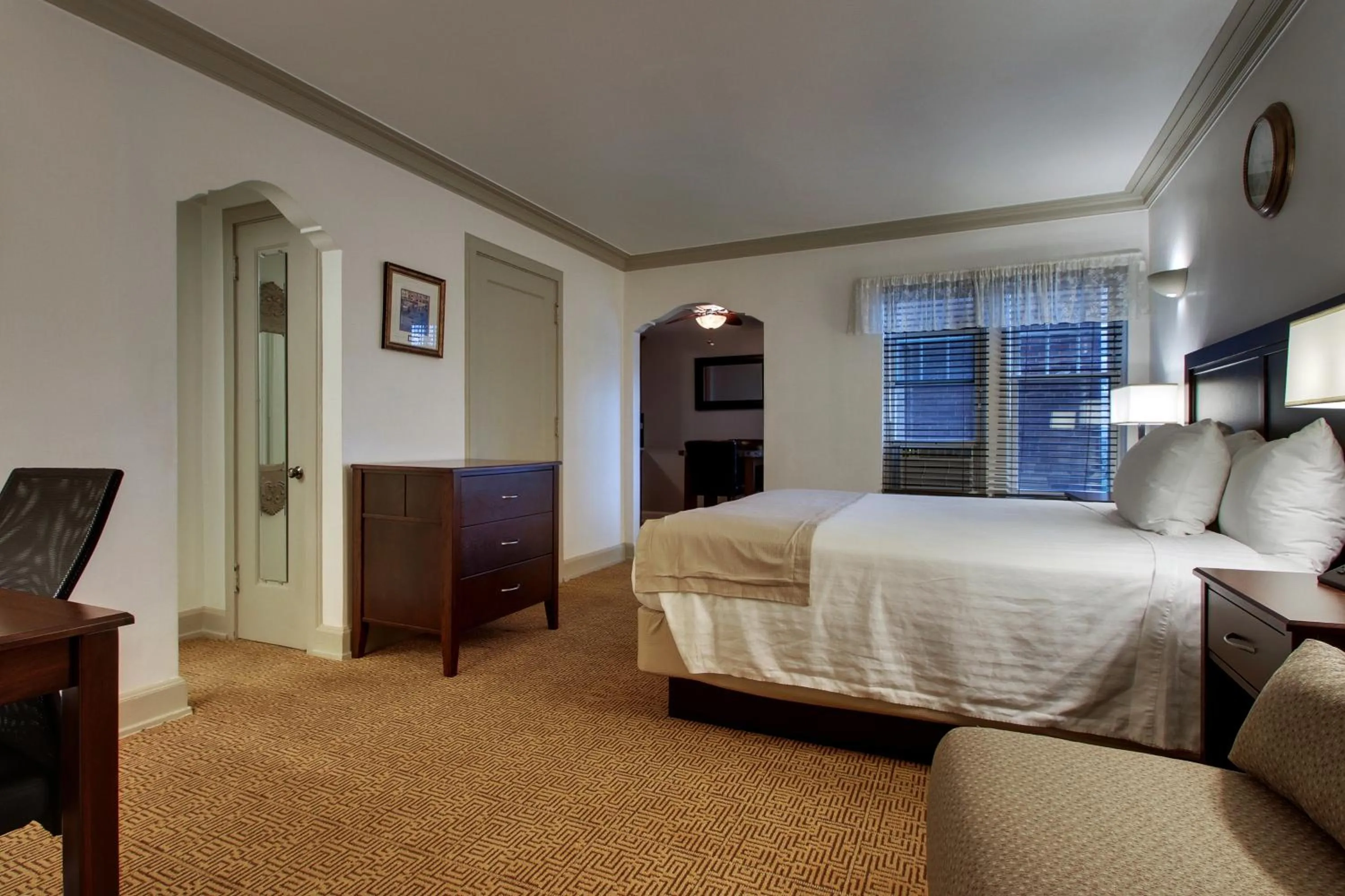 Bed in Knickerbocker on the Lake