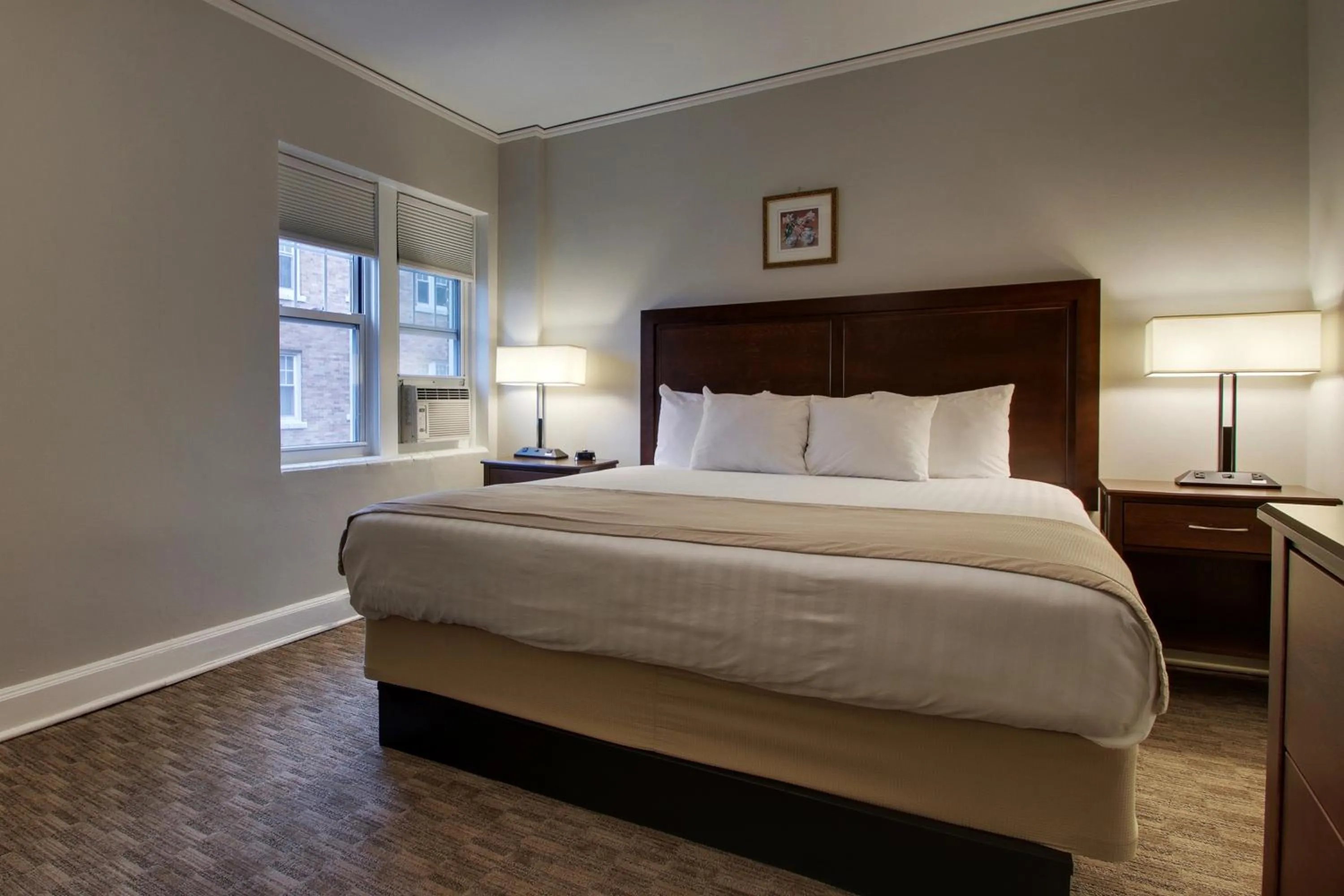 Bed in Knickerbocker on the Lake