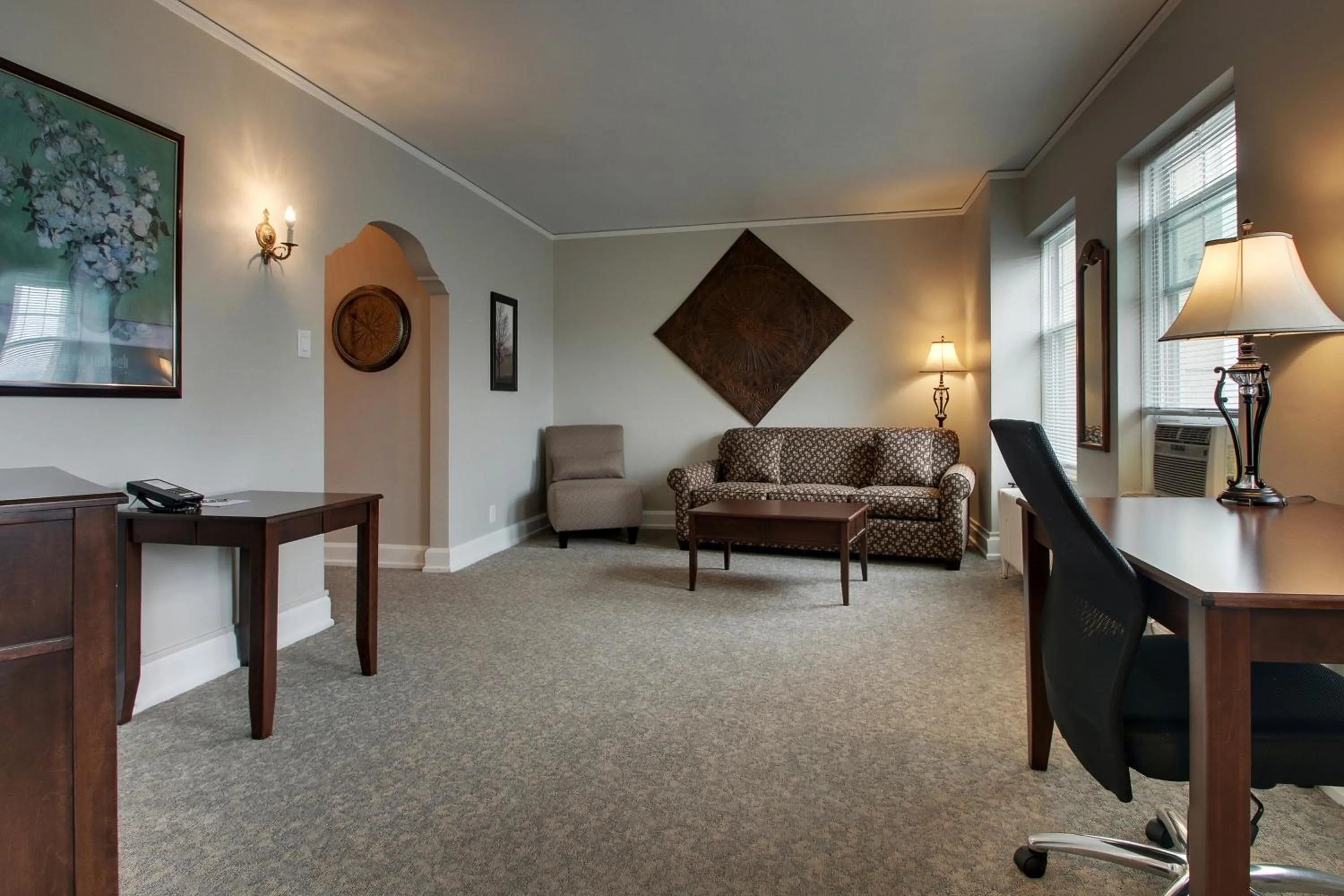 Knickerbocker on the Lake