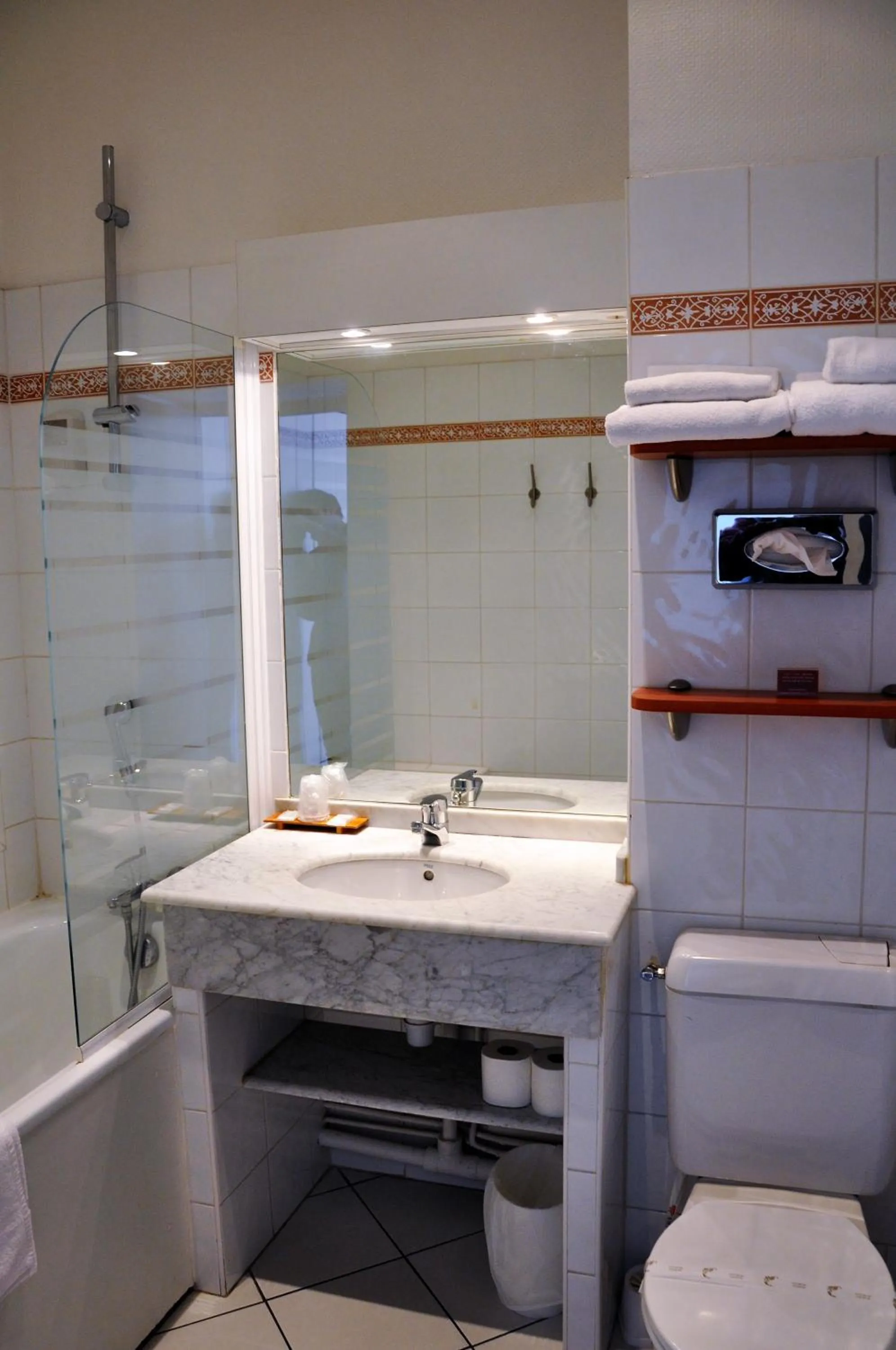 Nearby landmark in Hotel Colbert