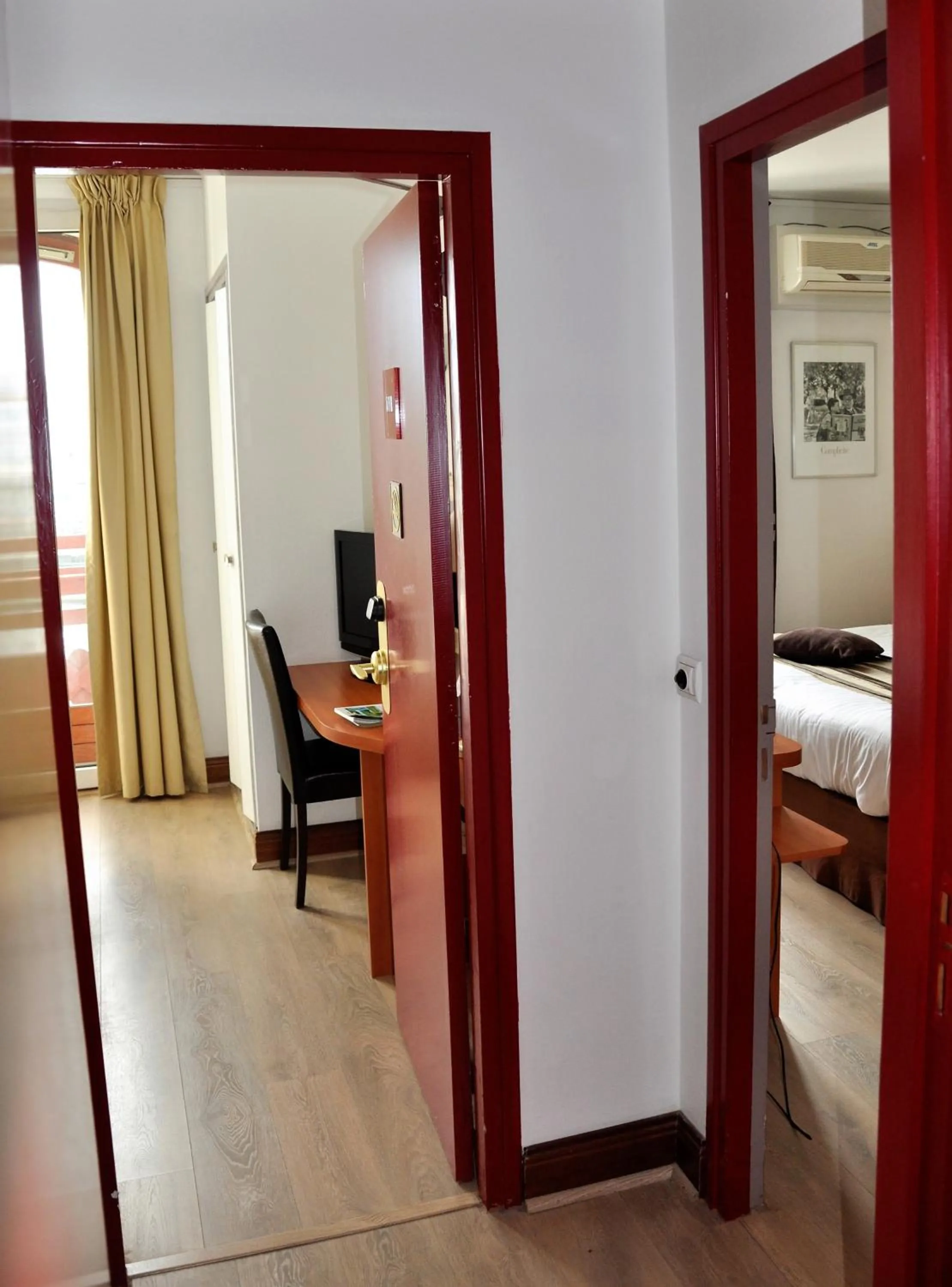 Nearby landmark in Hotel Colbert