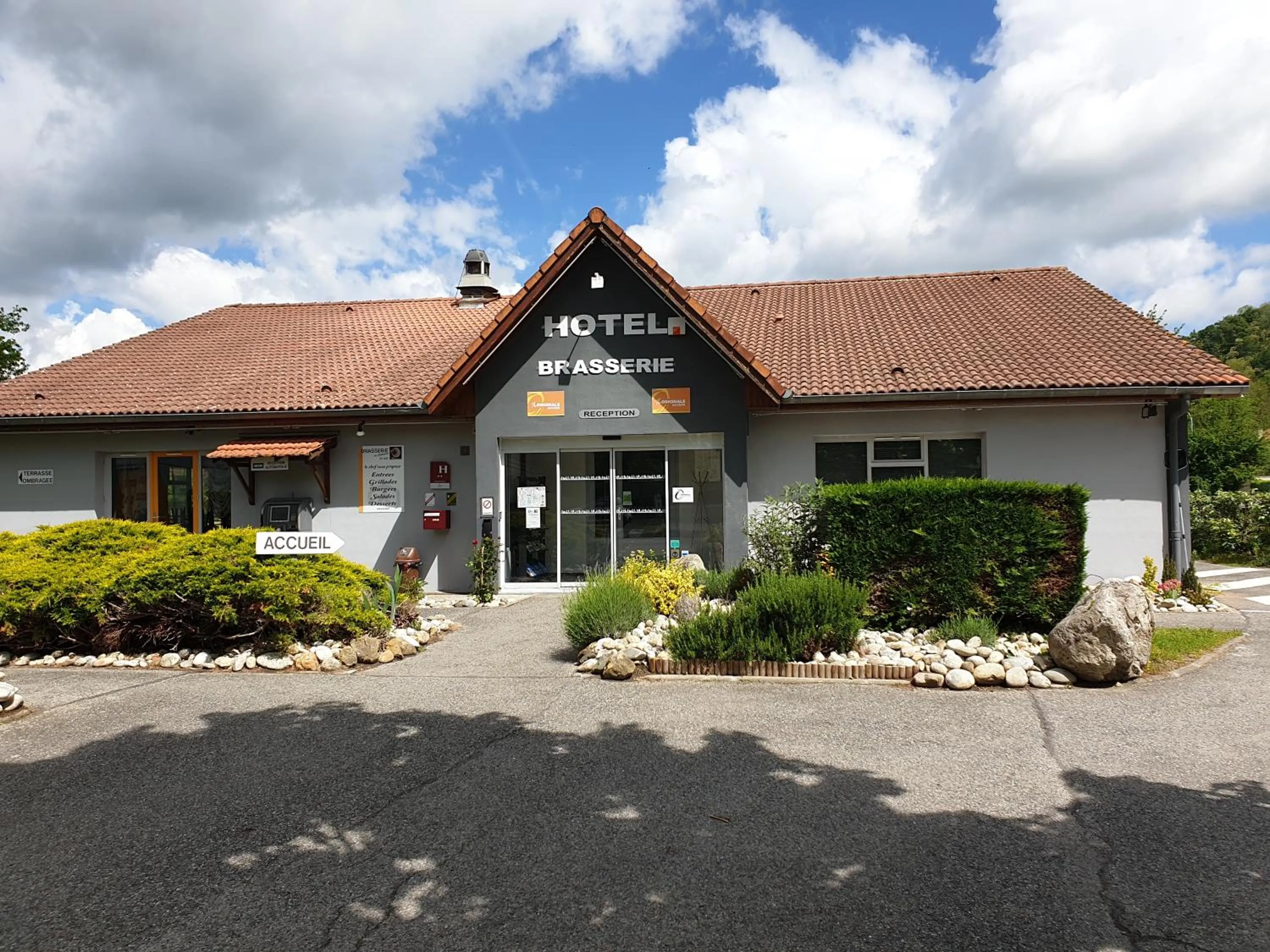 Property building in The Originals Access, Hôtel Foix