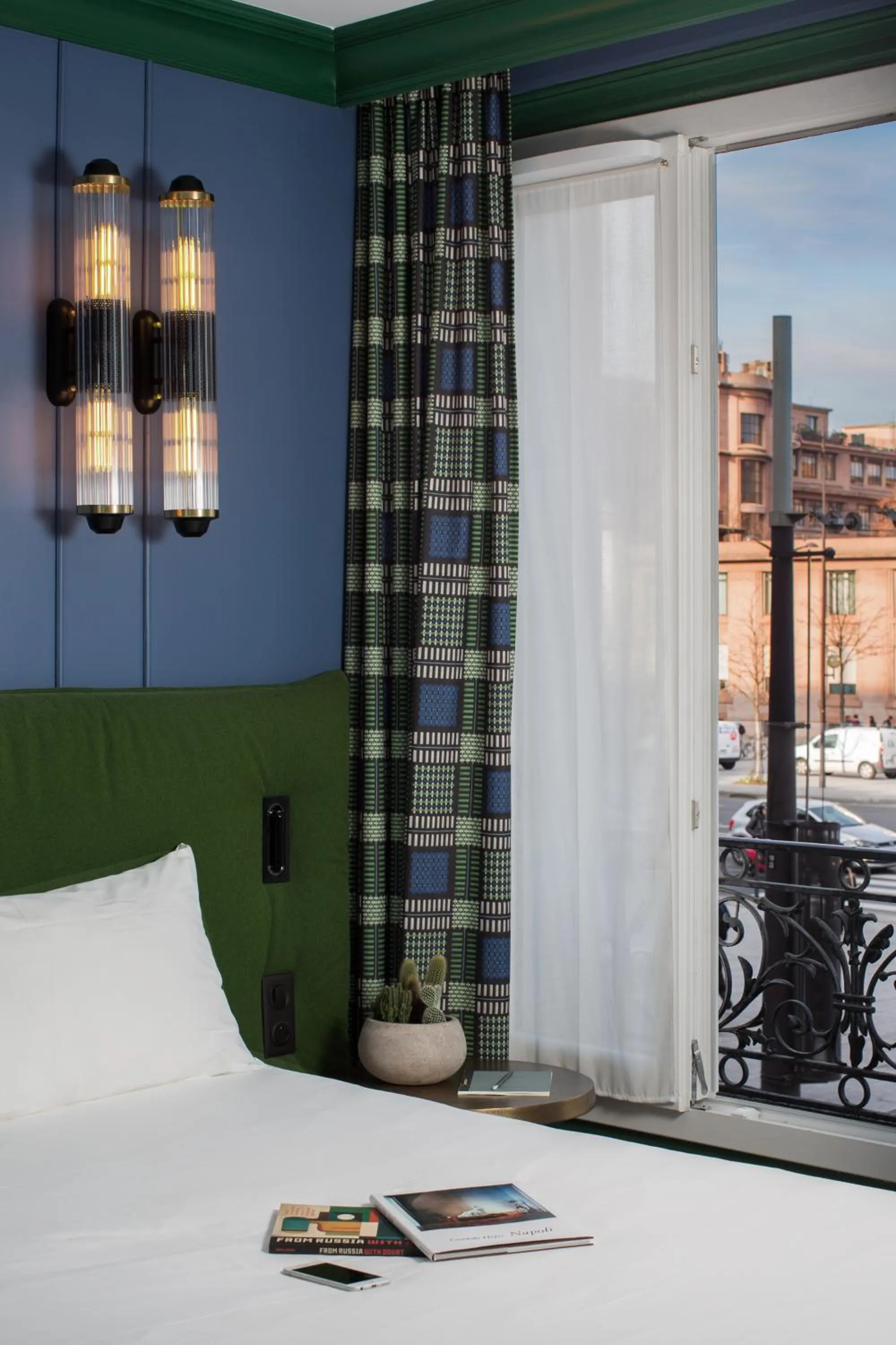 Decorative detail, Bed in ibis Styles Paris Nation Cours de Vincennes