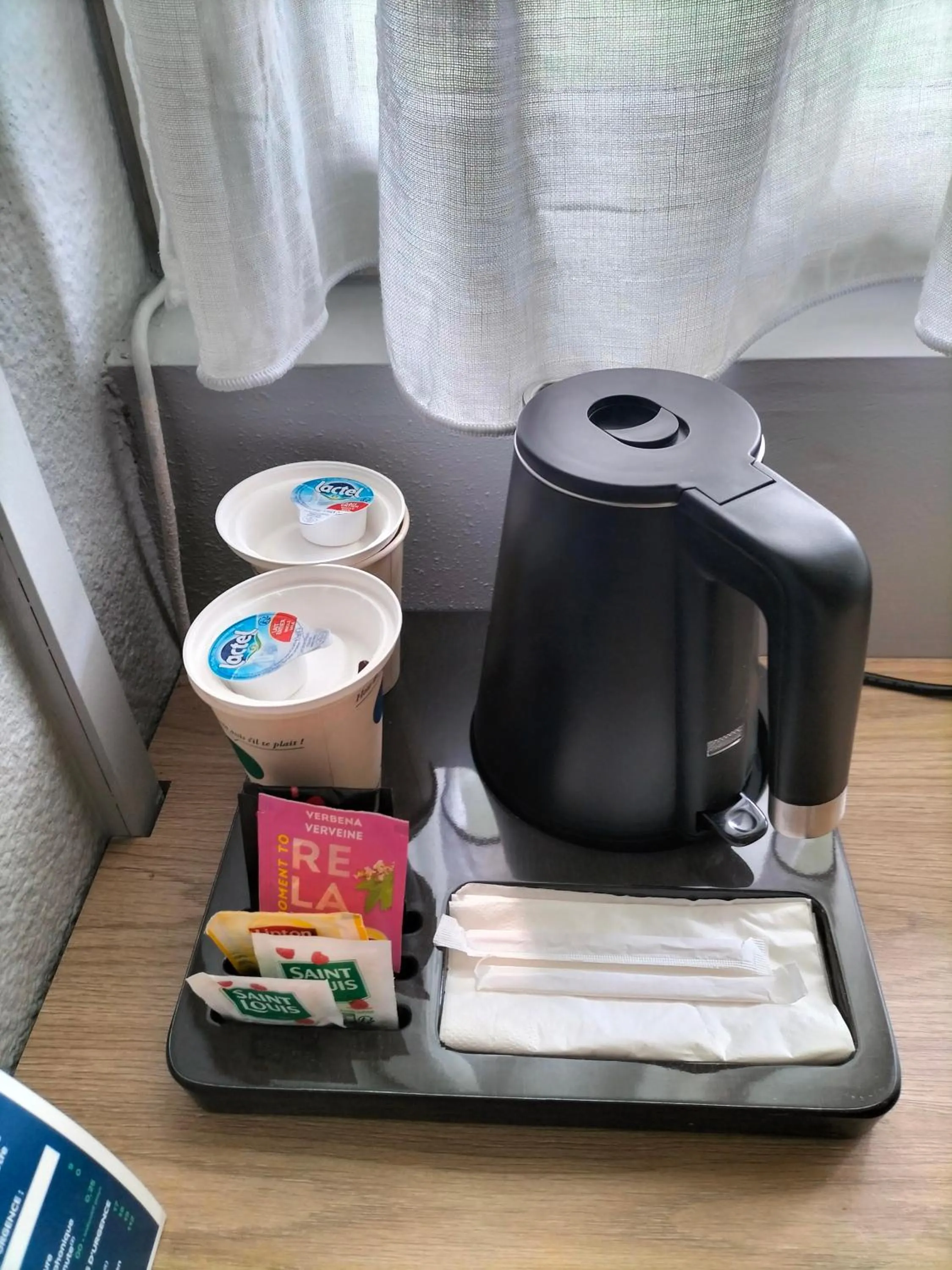 Coffee/tea facilities in Campanile NATURE - Toulouse Nord L'Union