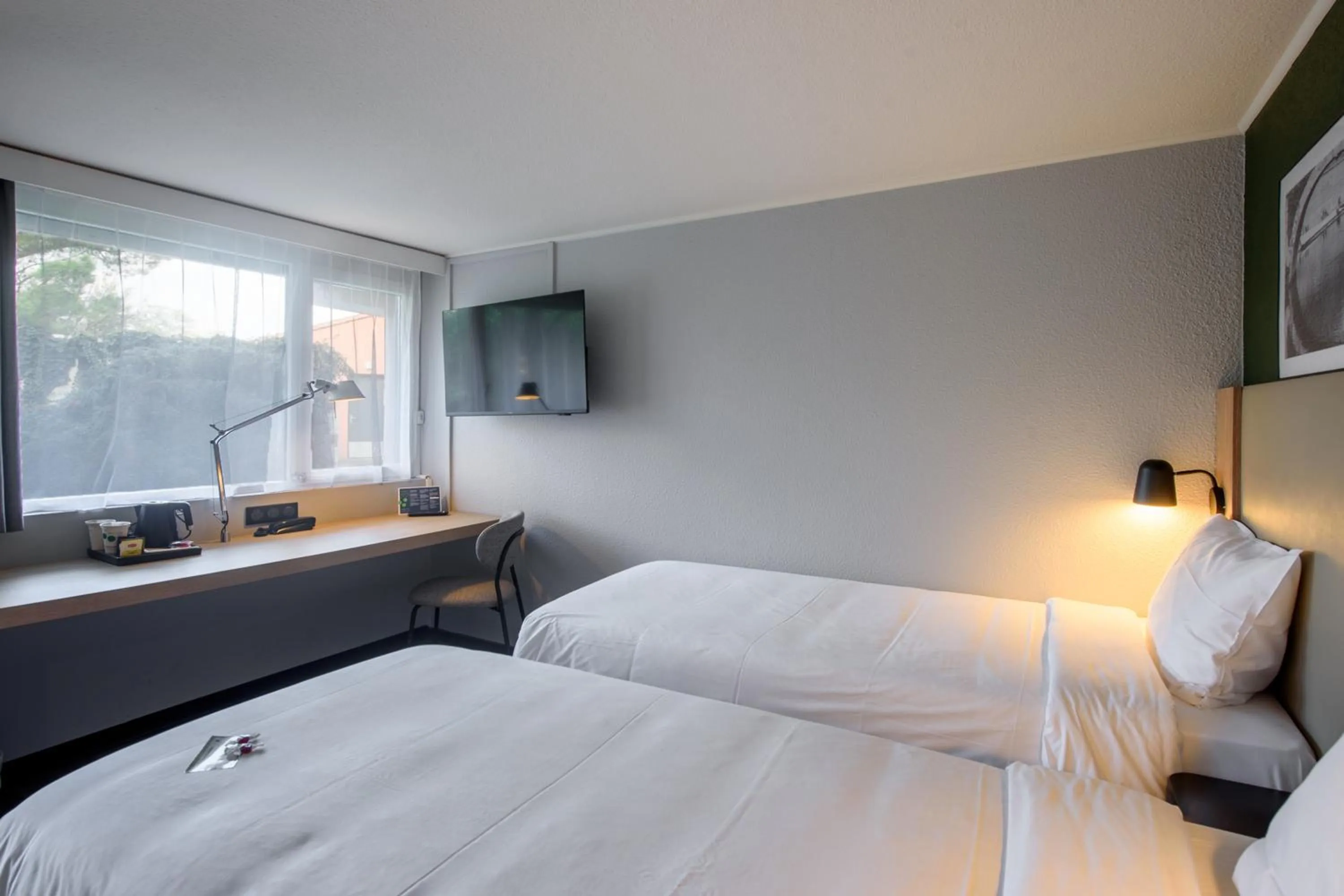 Bedroom, Bed in Campanile NATURE - Toulouse Nord L'Union