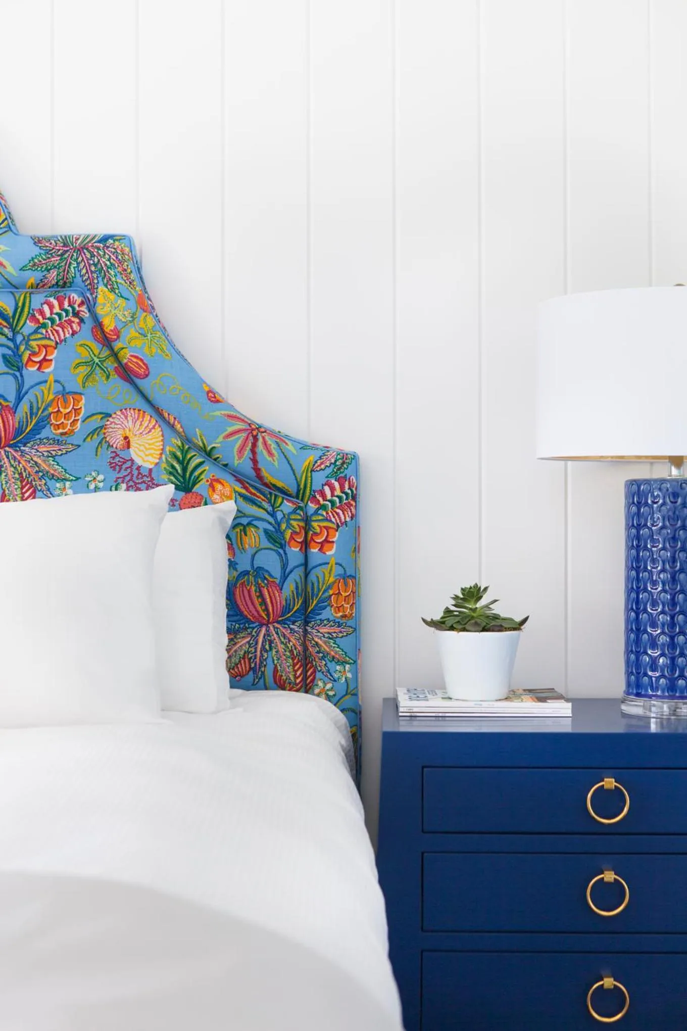 Decorative detail, Bed in Yachtsman Lodge & Marina