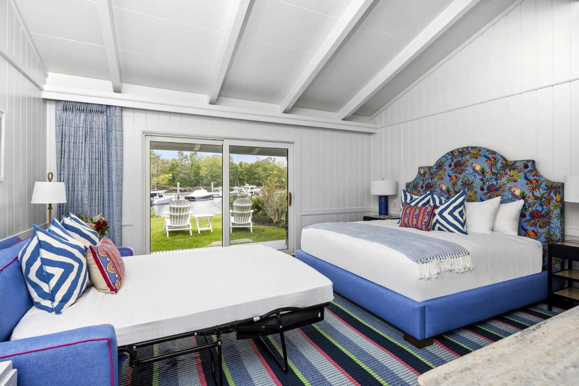 Bedroom, Bed in Yachtsman Lodge & Marina