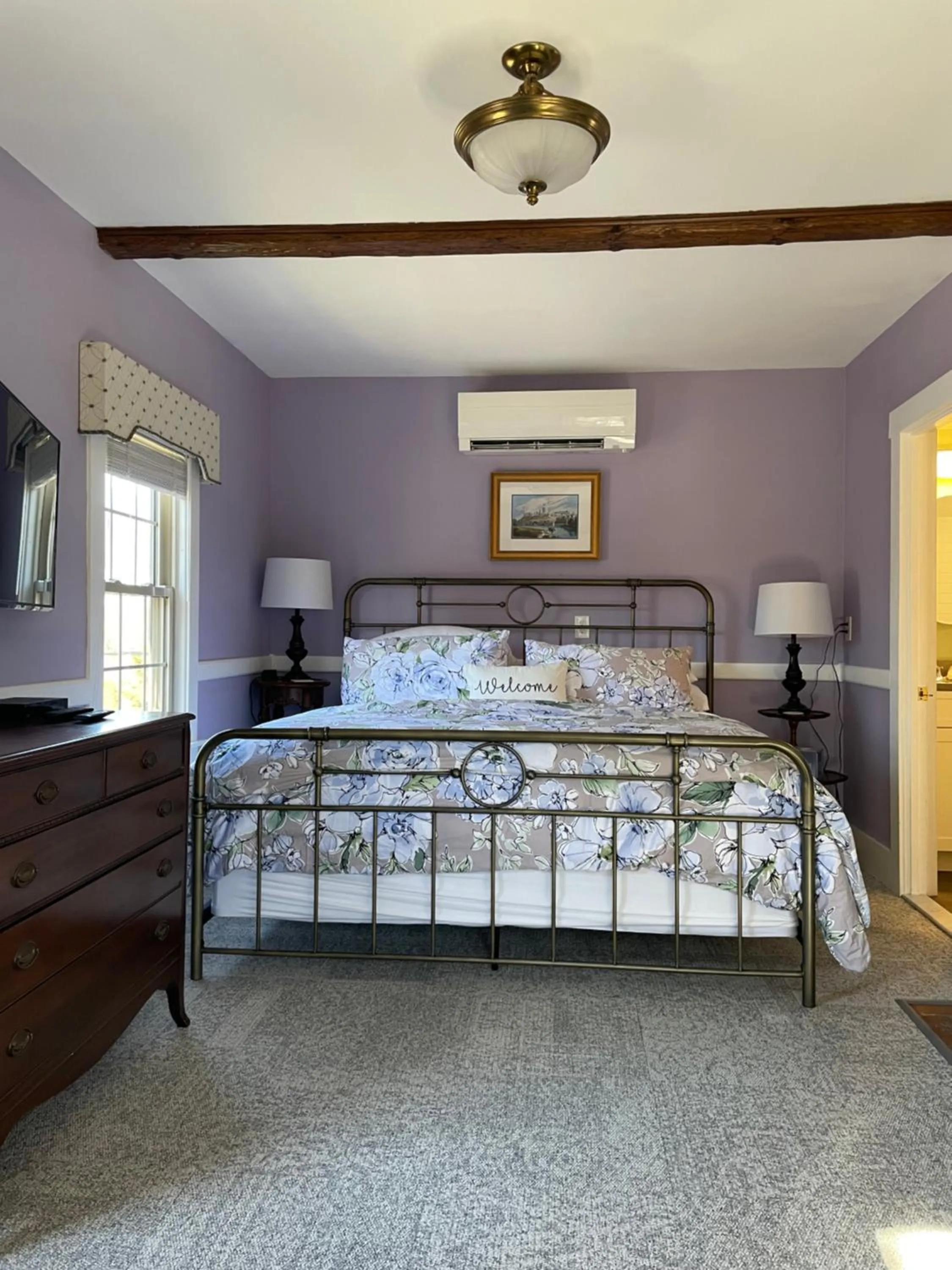 Bed in 1802 House Bed & Breakfast