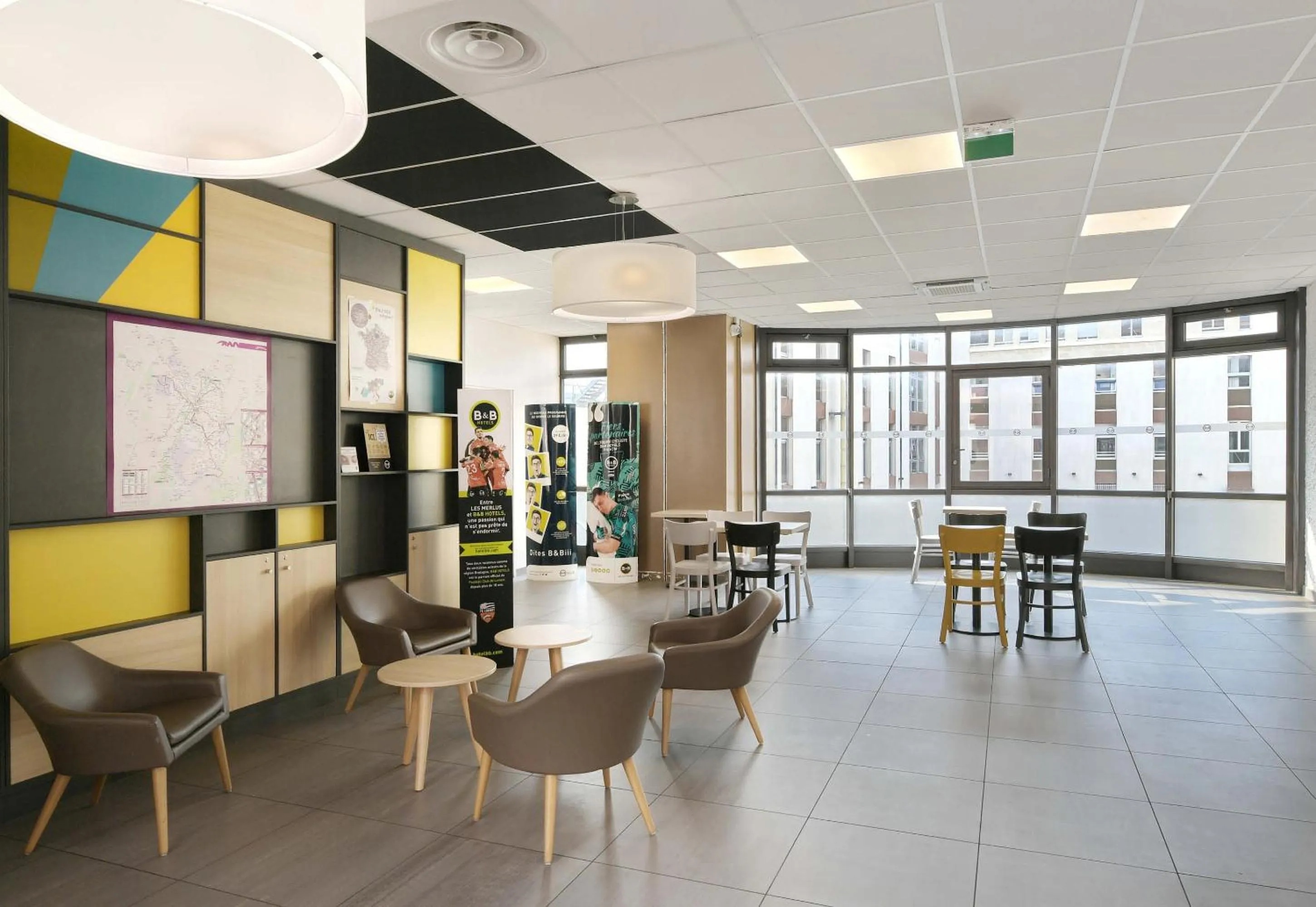 Lobby or reception in B&B HOTEL le Mans Centre