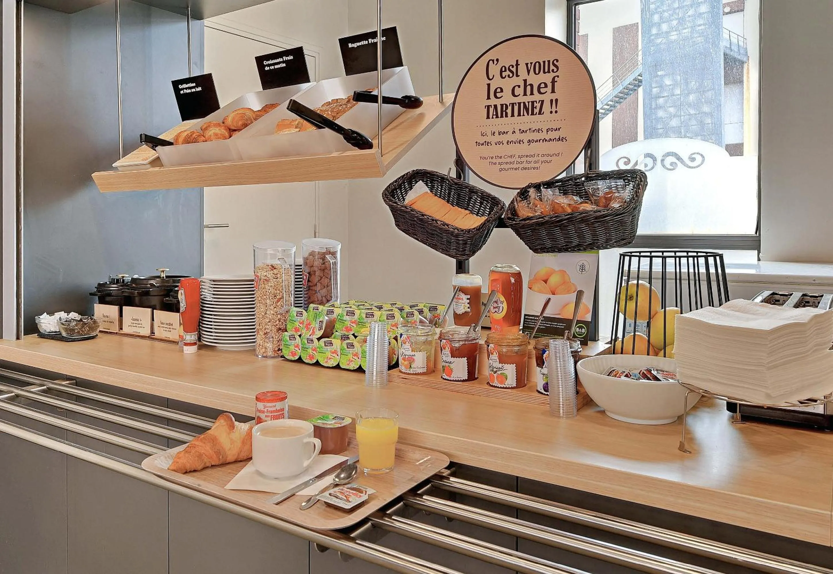 Breakfast in B&B HOTEL le Mans Centre