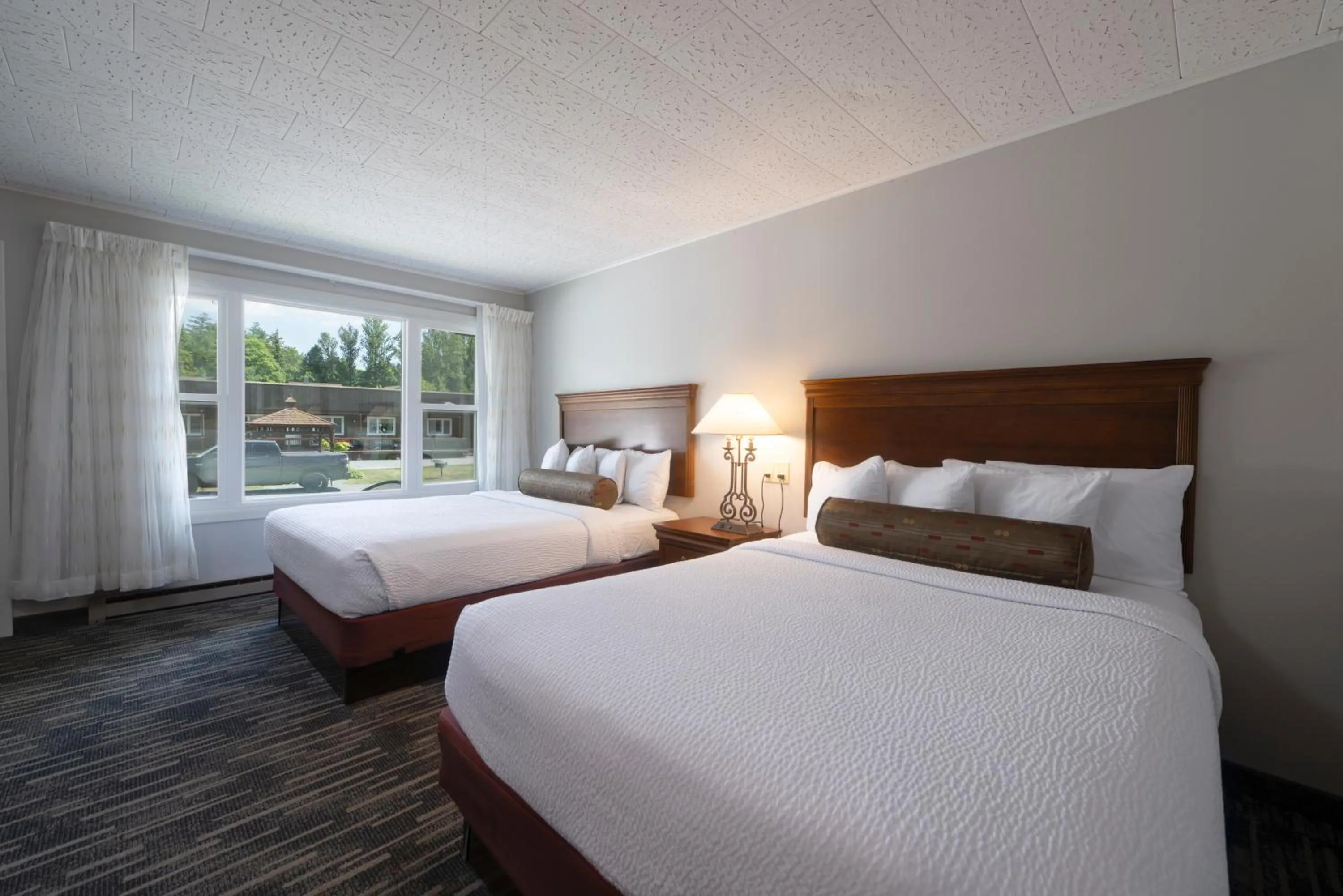Bed in Scotty's Lakeside Resort