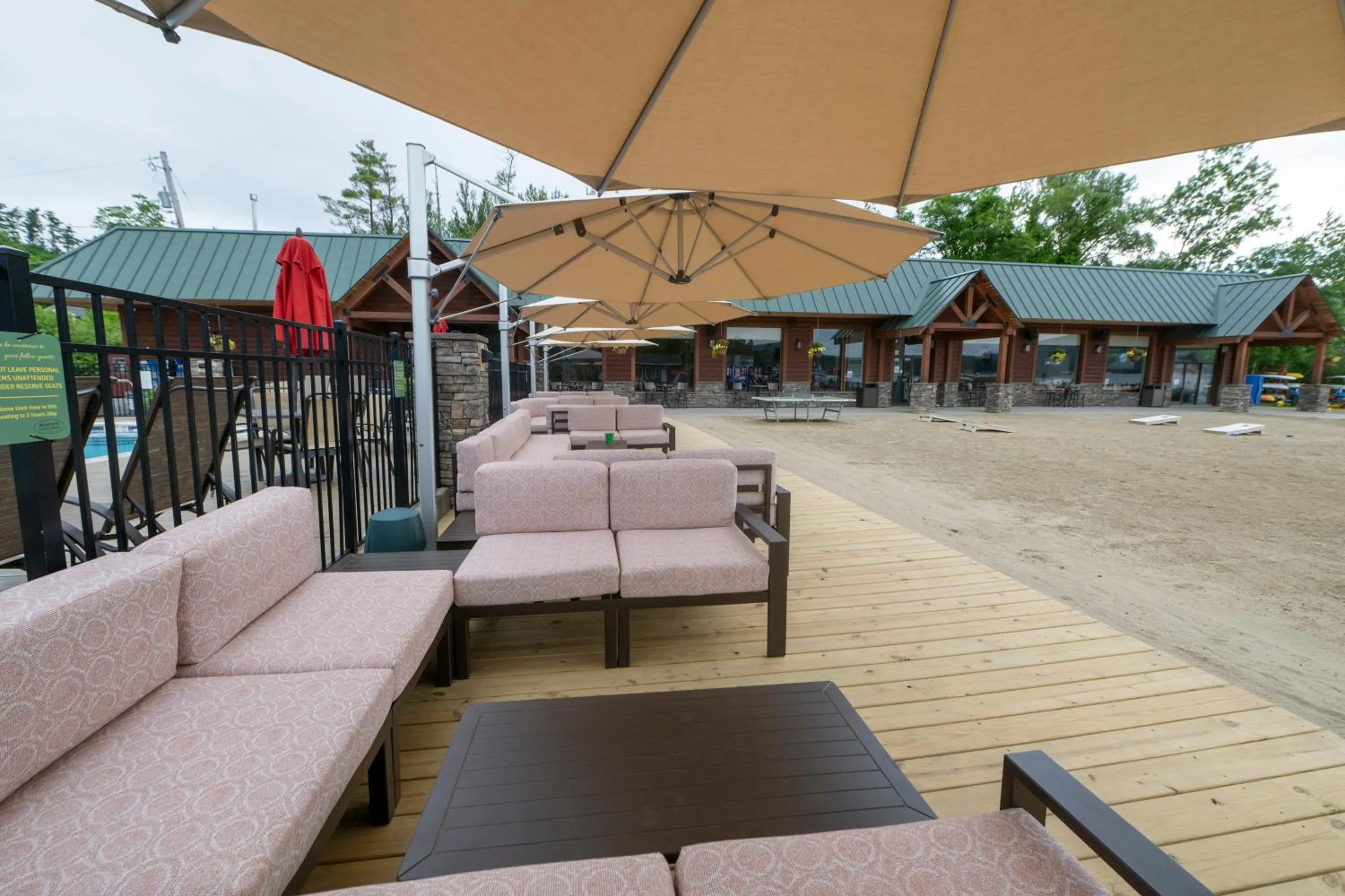 sunbed in Scotty's Lakeside Resort