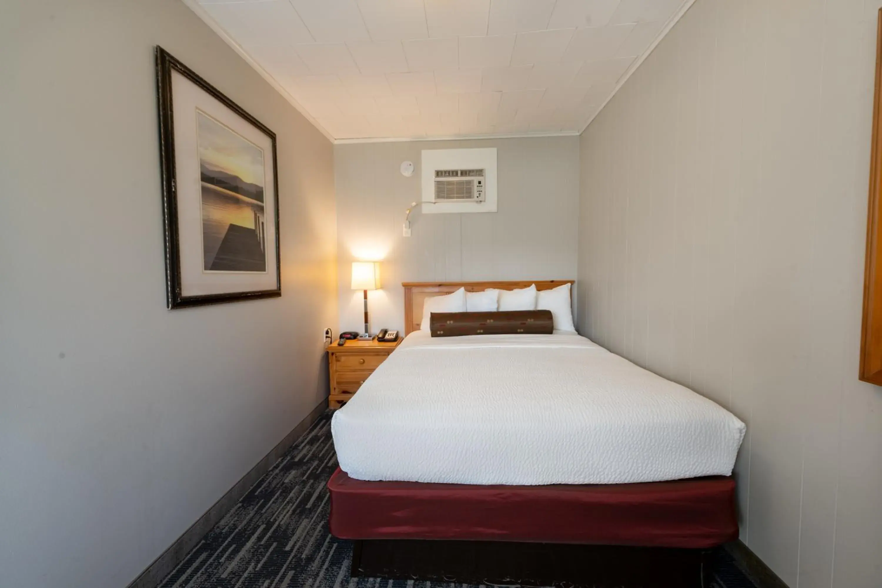 Two Room Studio Back of the Building in Scotty's Lakeside Resort Two Room Studio Back of the Building in Scotty's Lakeside Resort