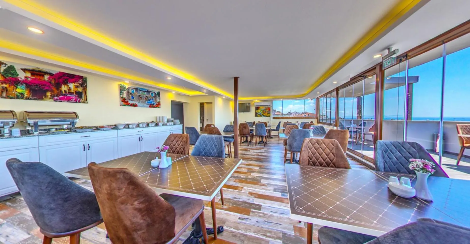 Restaurant/places to eat in Beyazit Palace Hotel