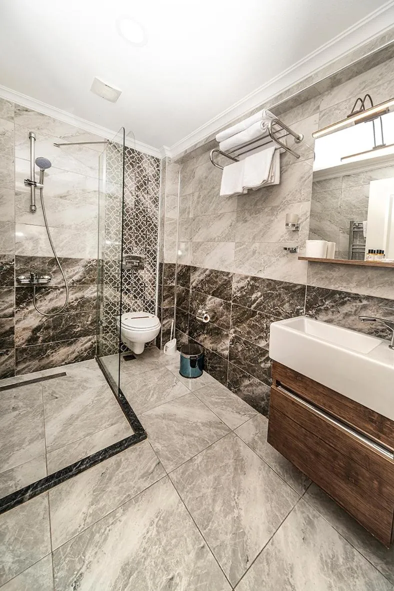 Bathroom in Beyazit Palace Hotel