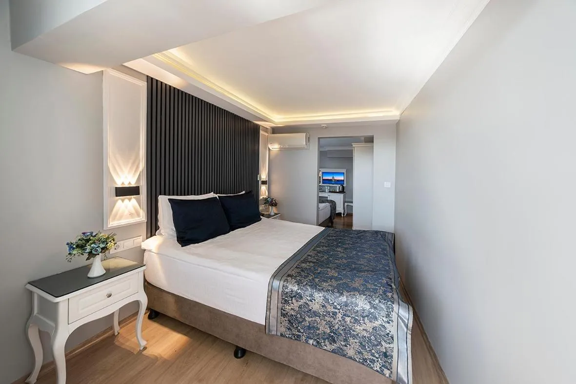 Photo of the whole room, Bed in Beyazit Palace Hotel