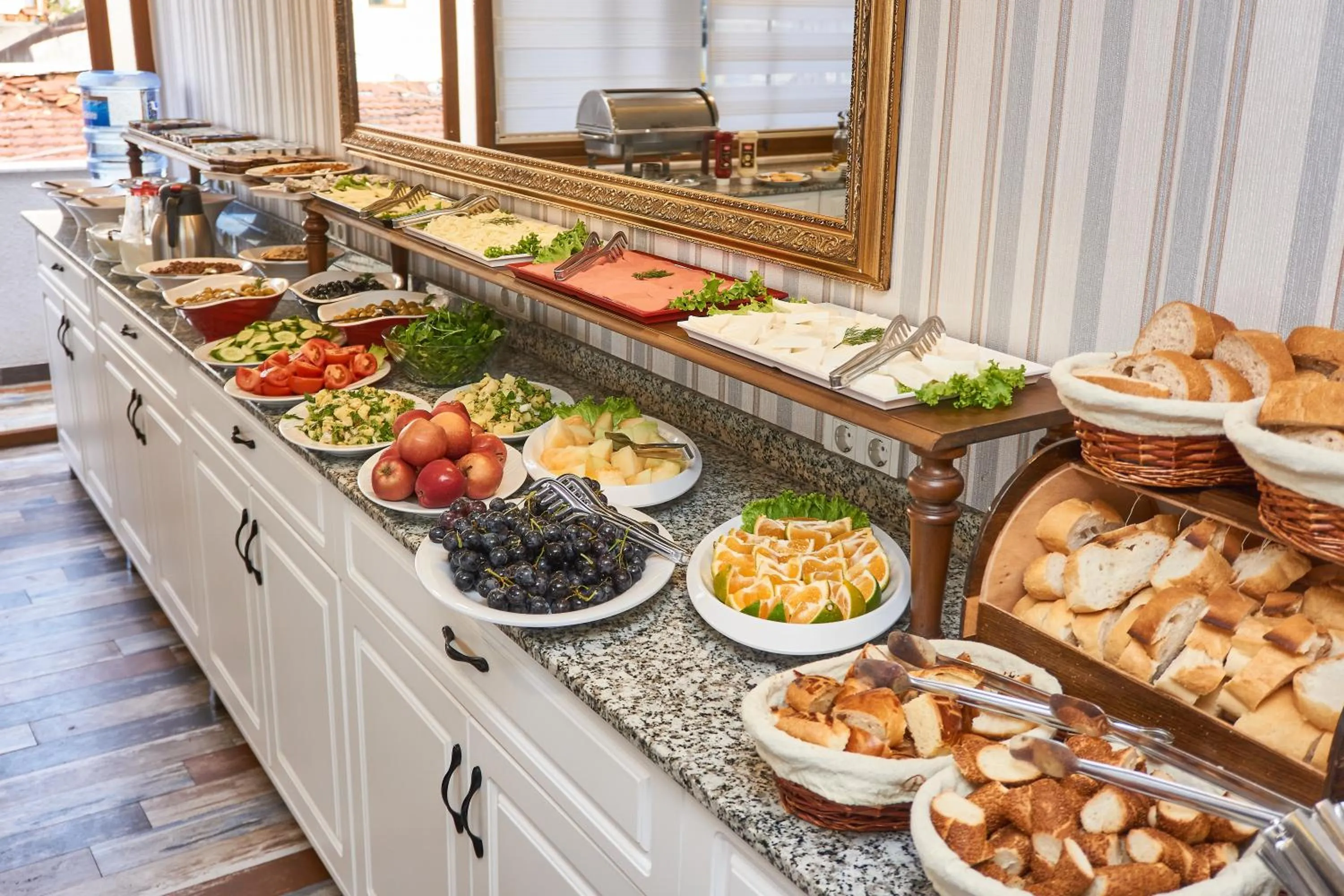 Buffet breakfast in Beyazit Palace Hotel