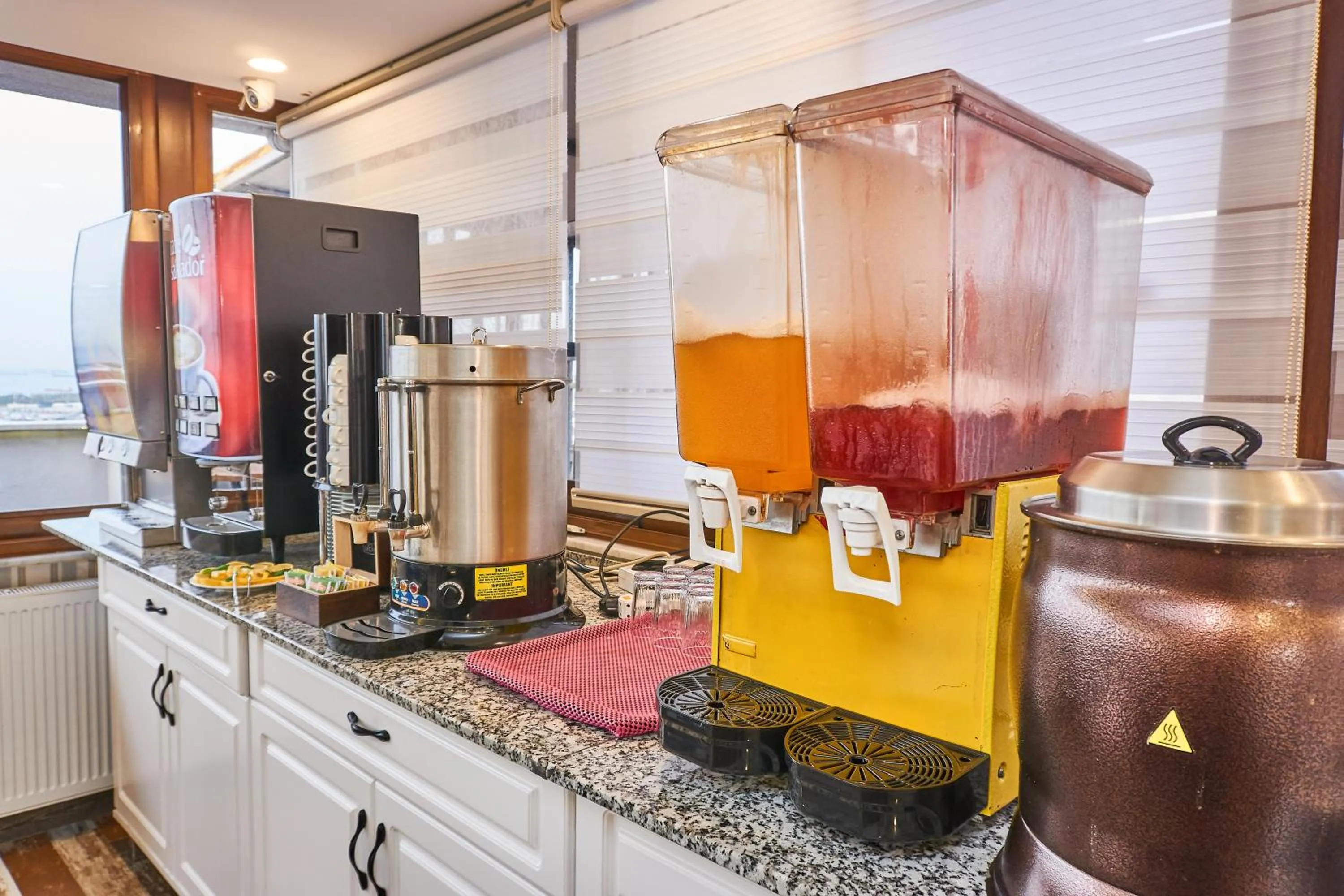 Buffet breakfast in Beyazit Palace Hotel