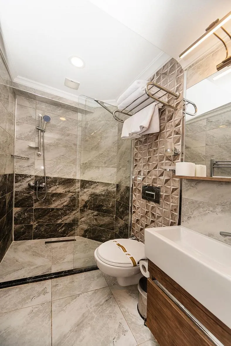 Bathroom in Beyazit Palace Hotel