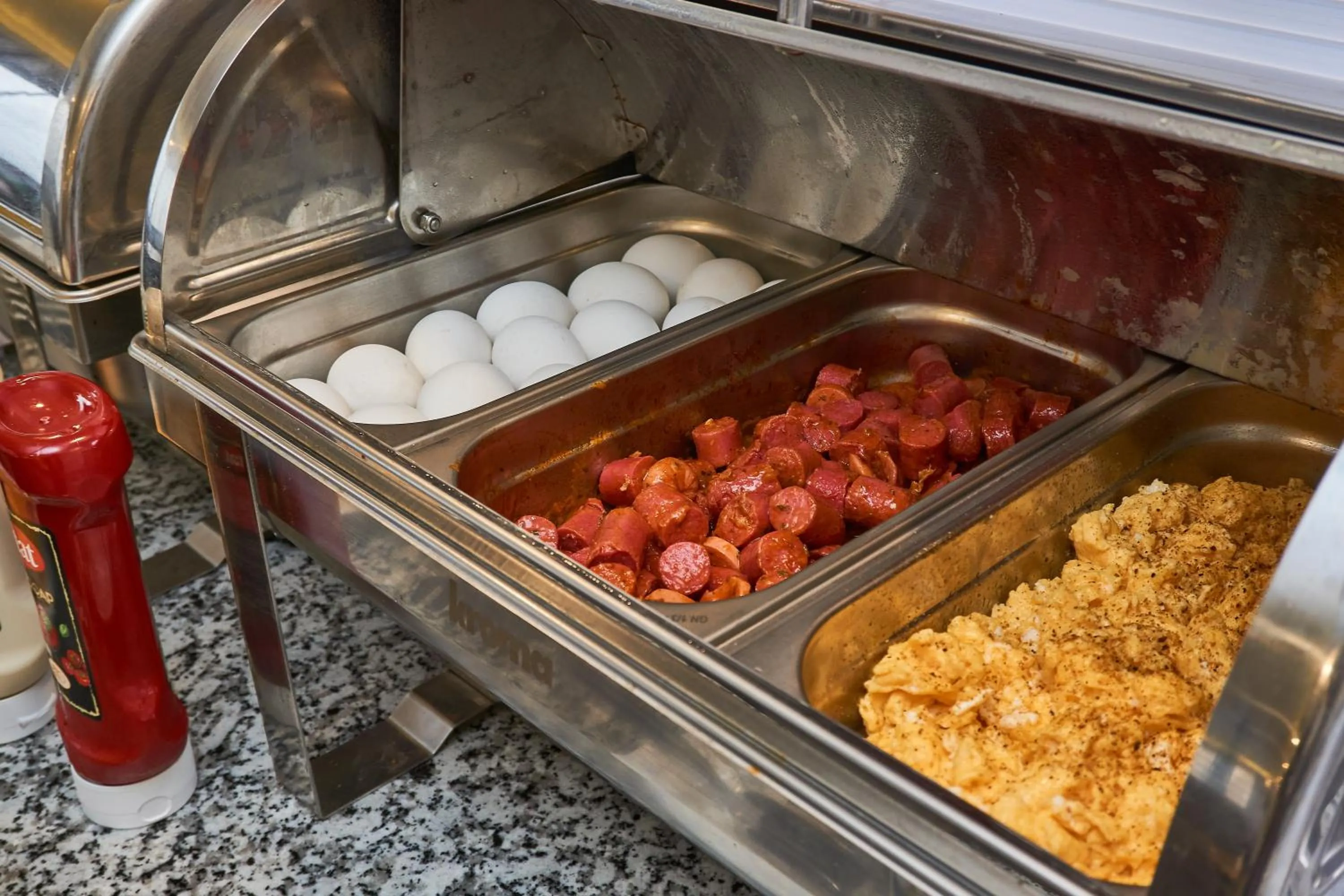Buffet breakfast in Beyazit Palace Hotel
