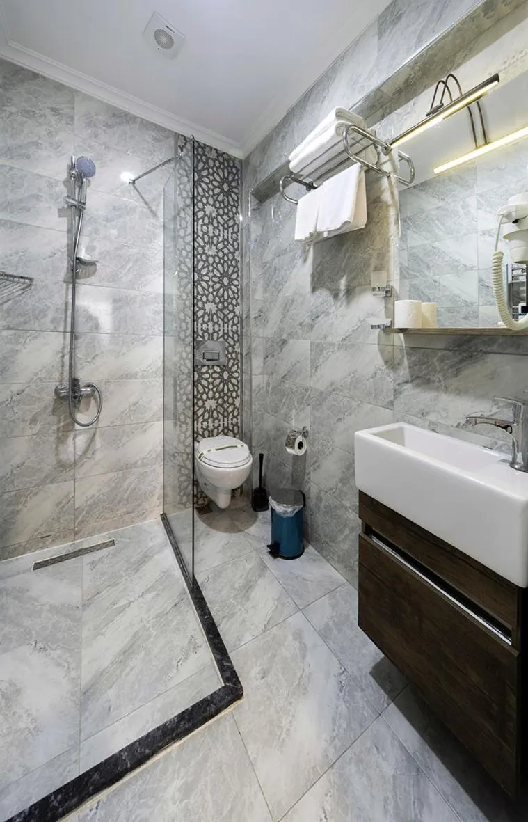 Bathroom in Beyazit Palace Hotel