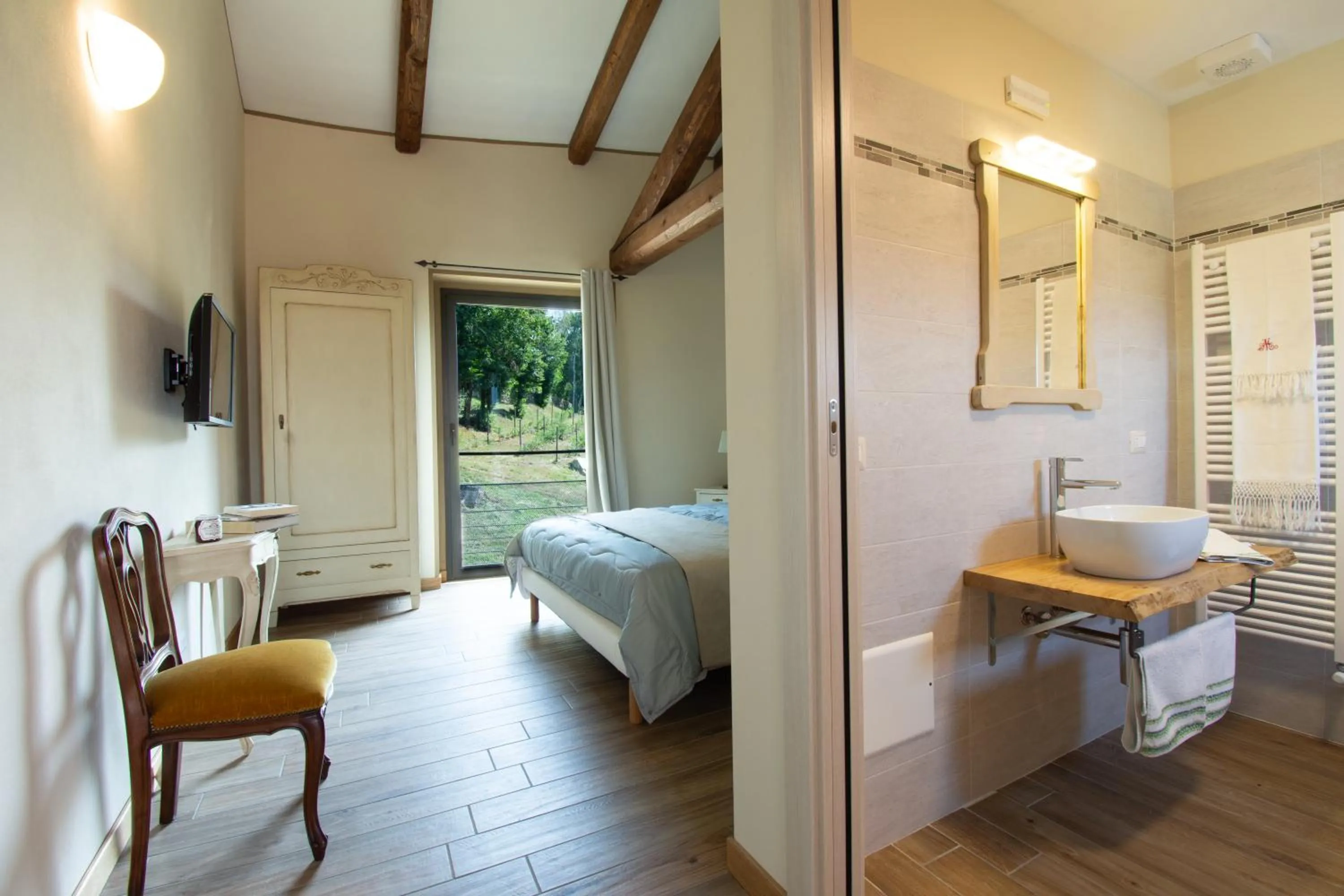 Photo of the whole room, Bed in Ca Montiglio