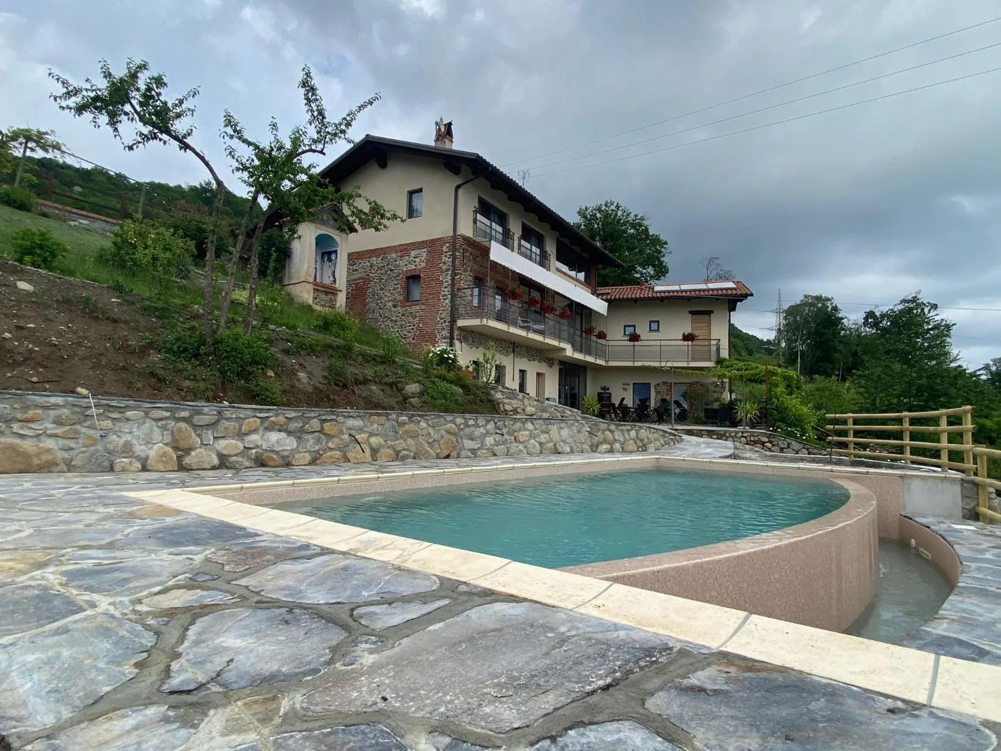 Pool view in Ca Montiglio