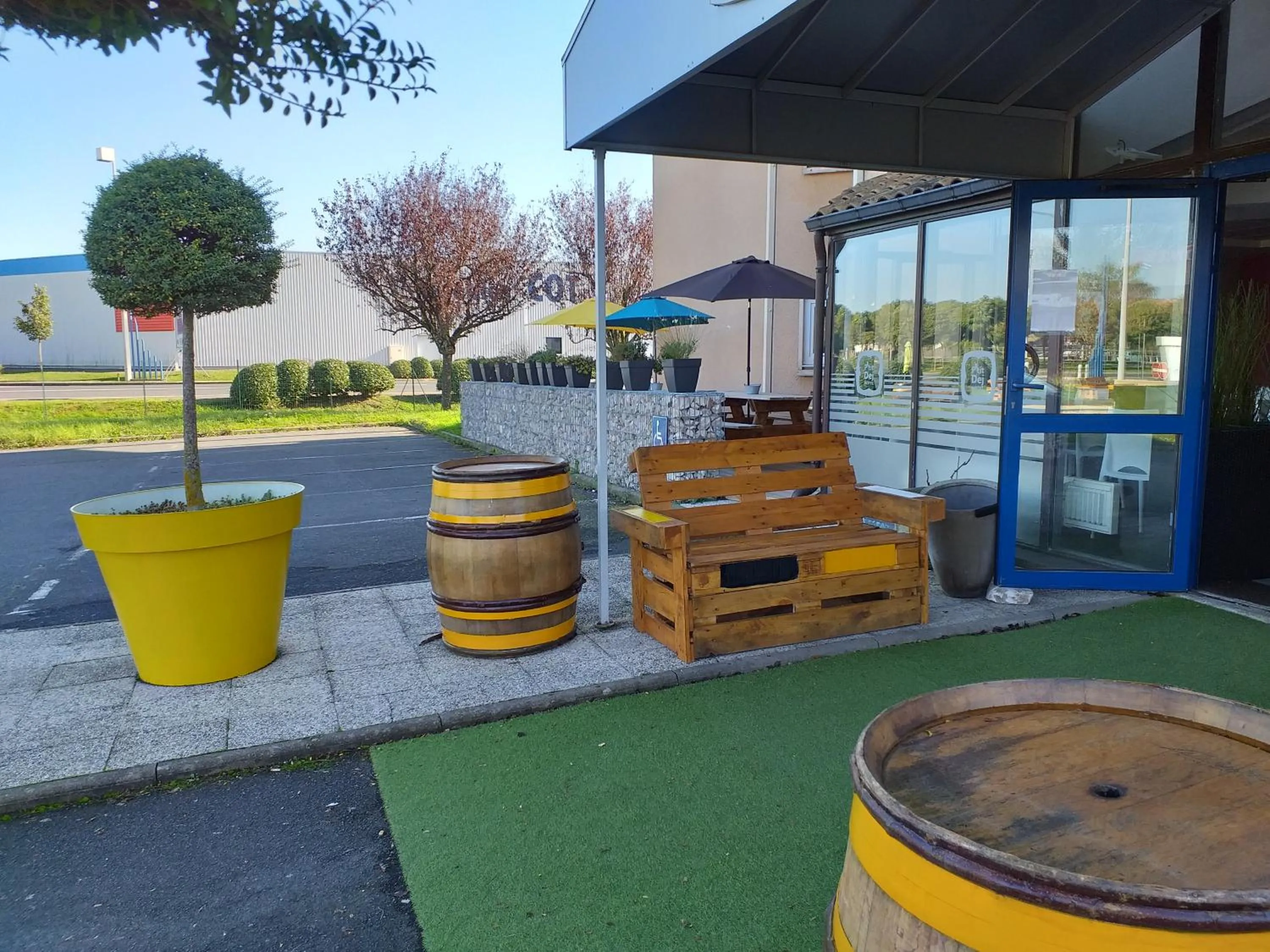 Facade/entrance in Kyriad Direct Macon Sud