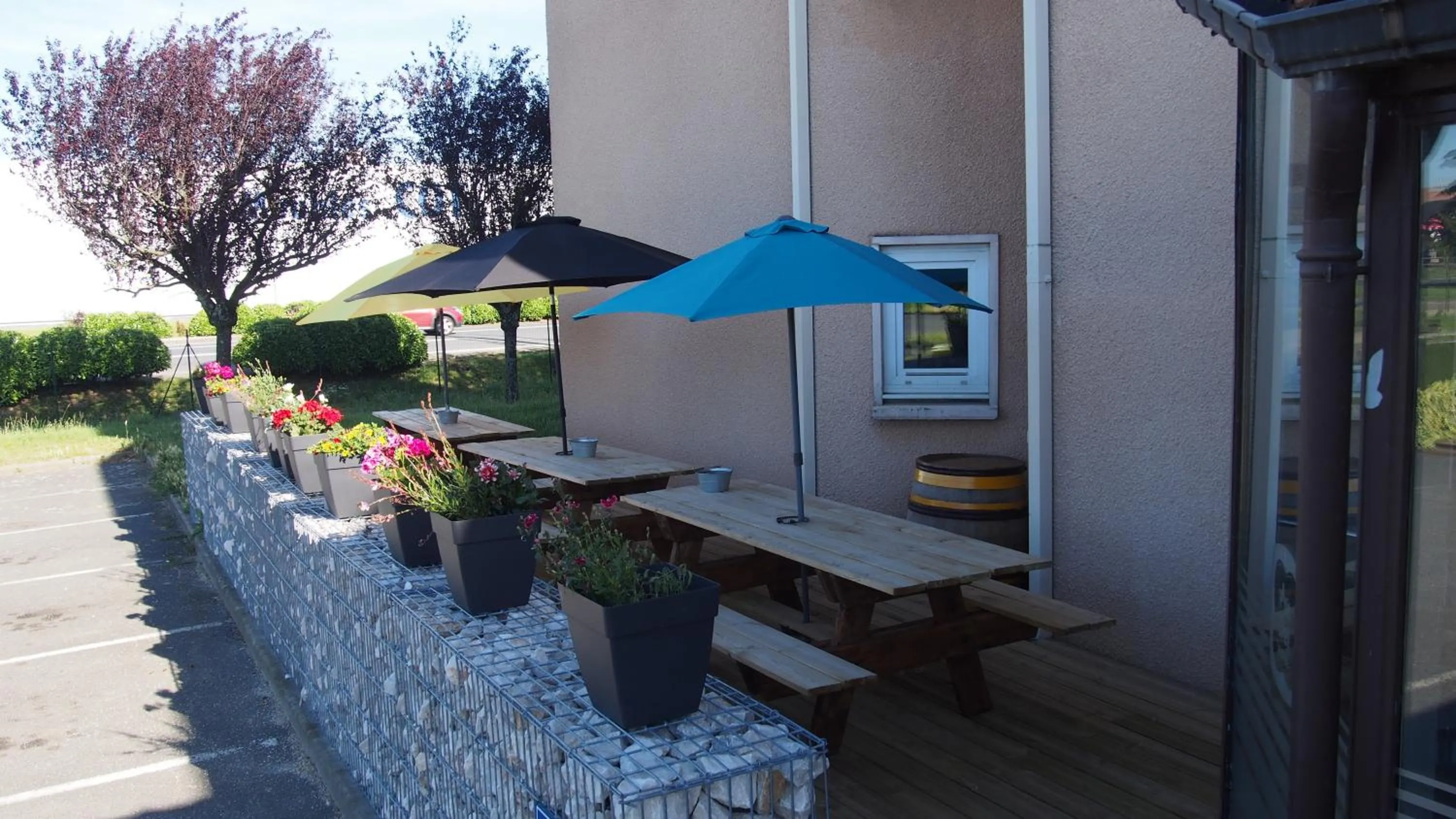 Patio in Kyriad Direct Macon Sud