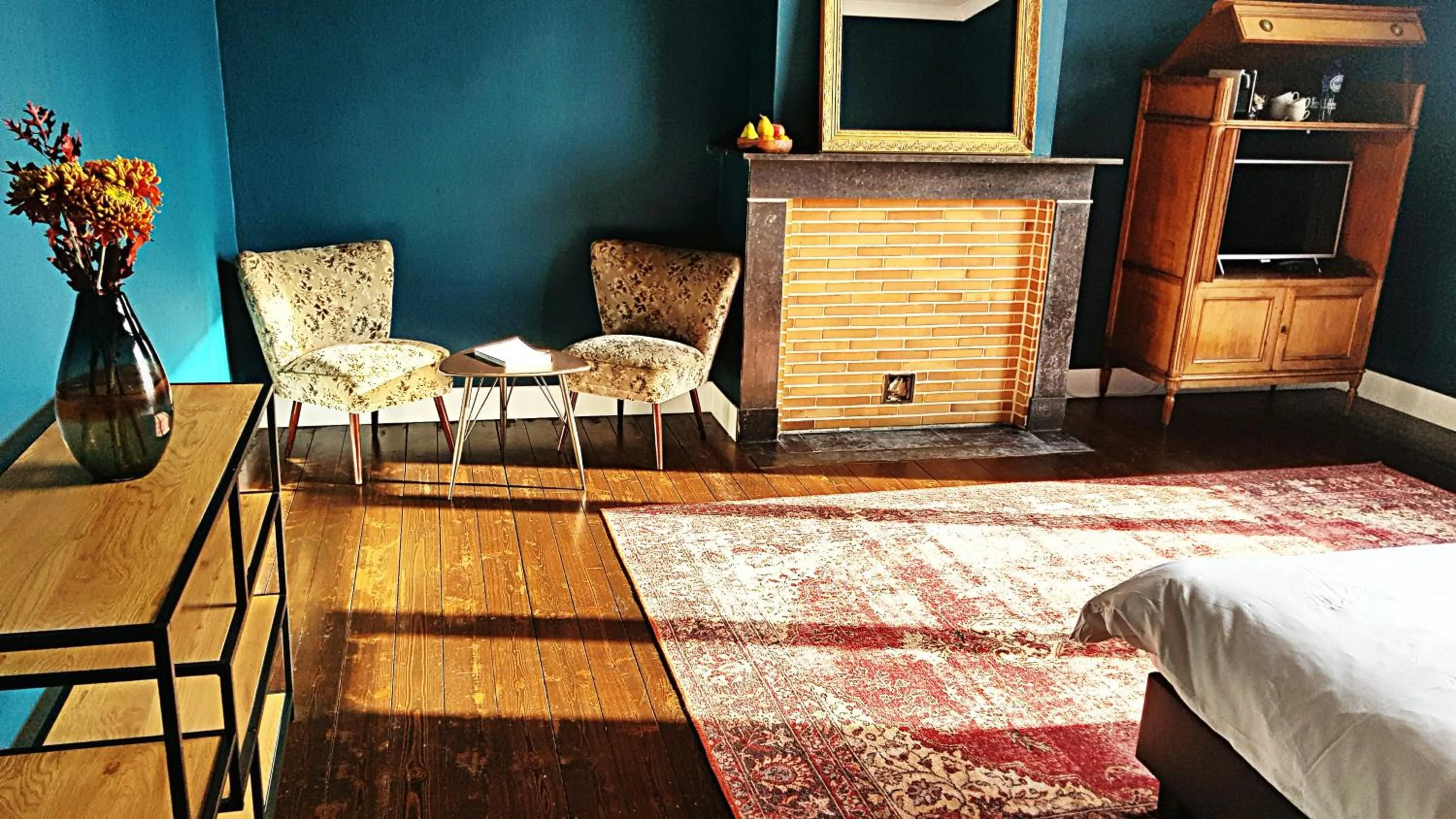 Seating area, Bed in OsTi