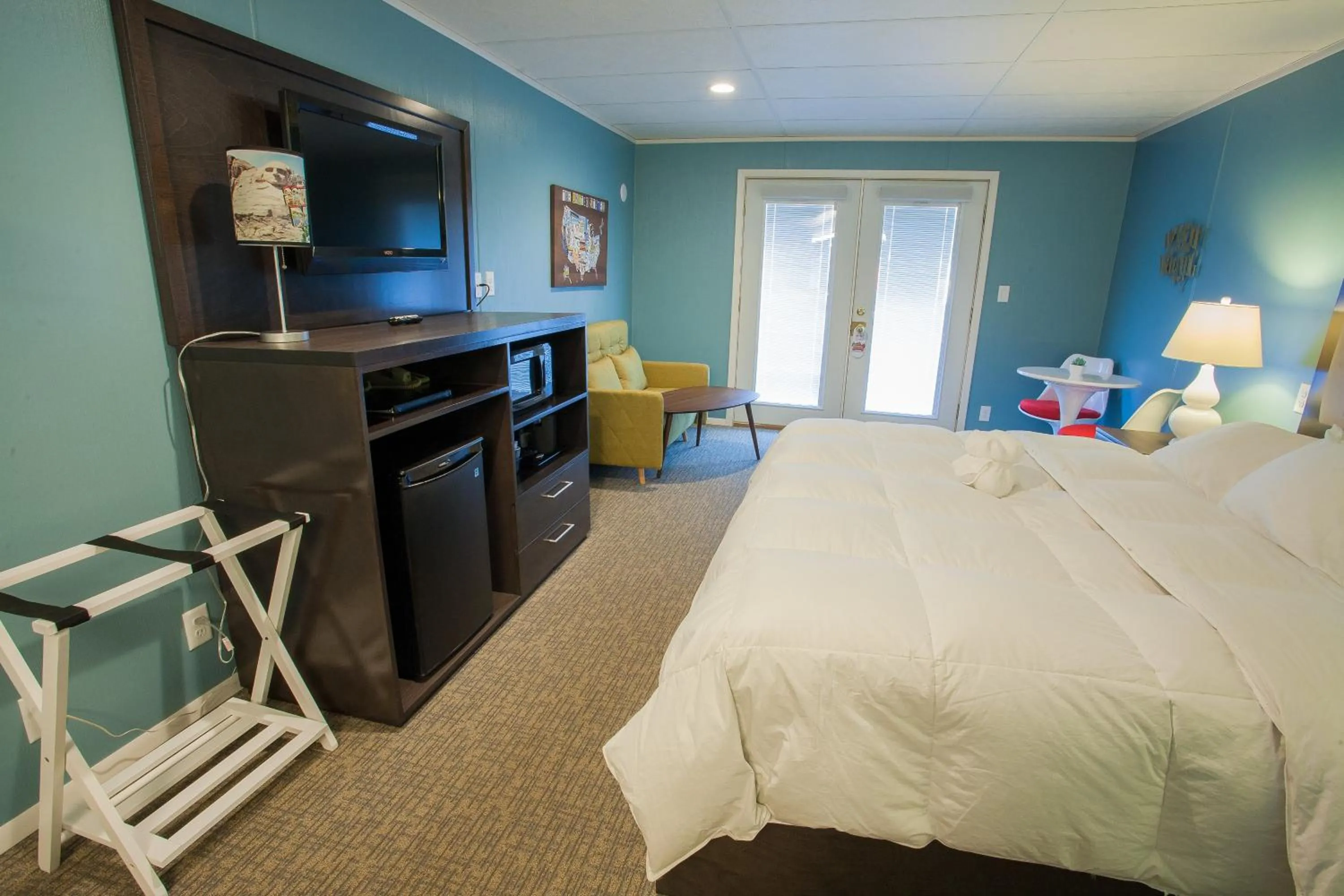 Photo of the whole room, Bed in Bavarian Inn, Black Hills