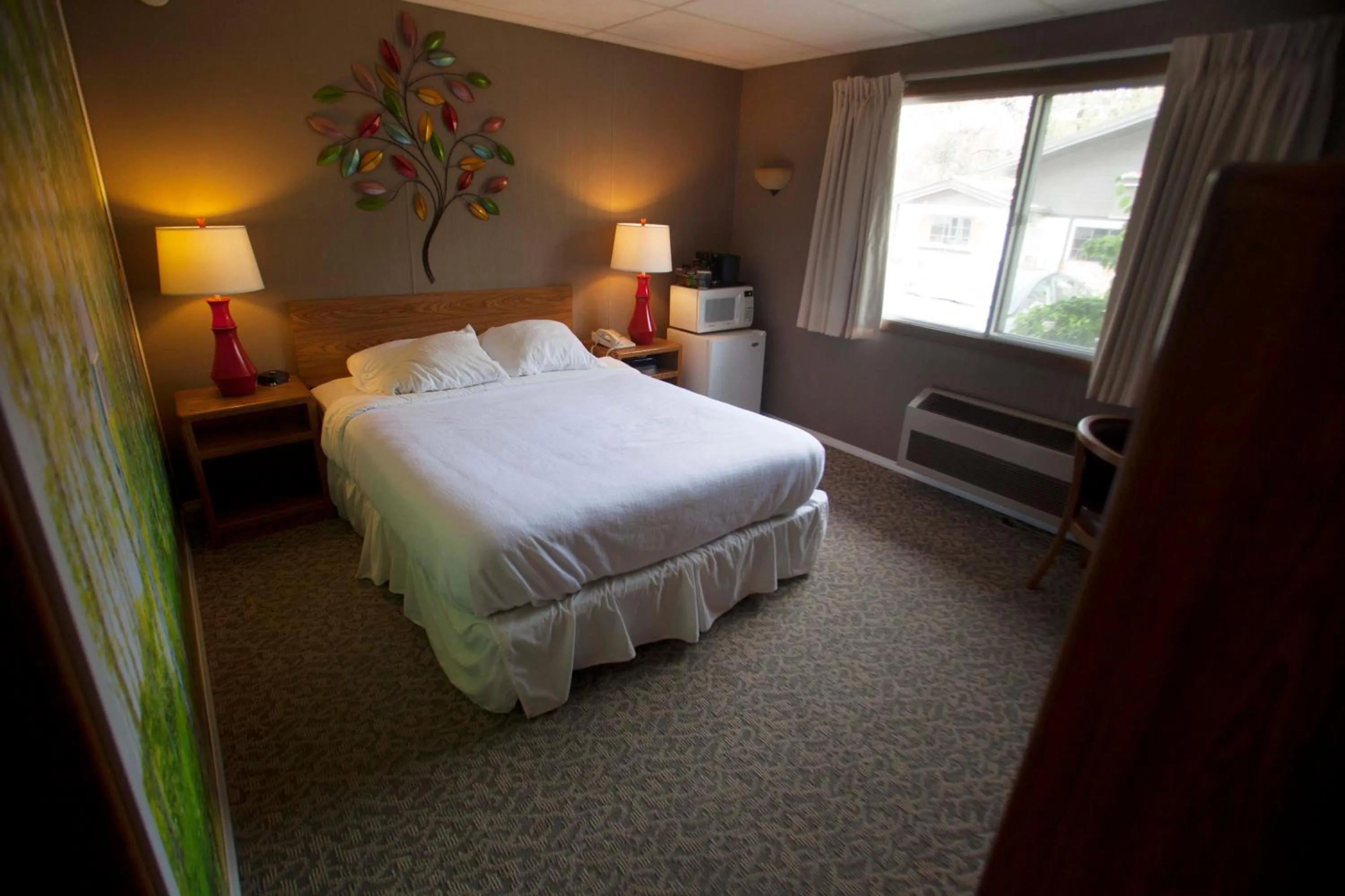 Photo of the whole room, Bed in Bavarian Inn, Black Hills