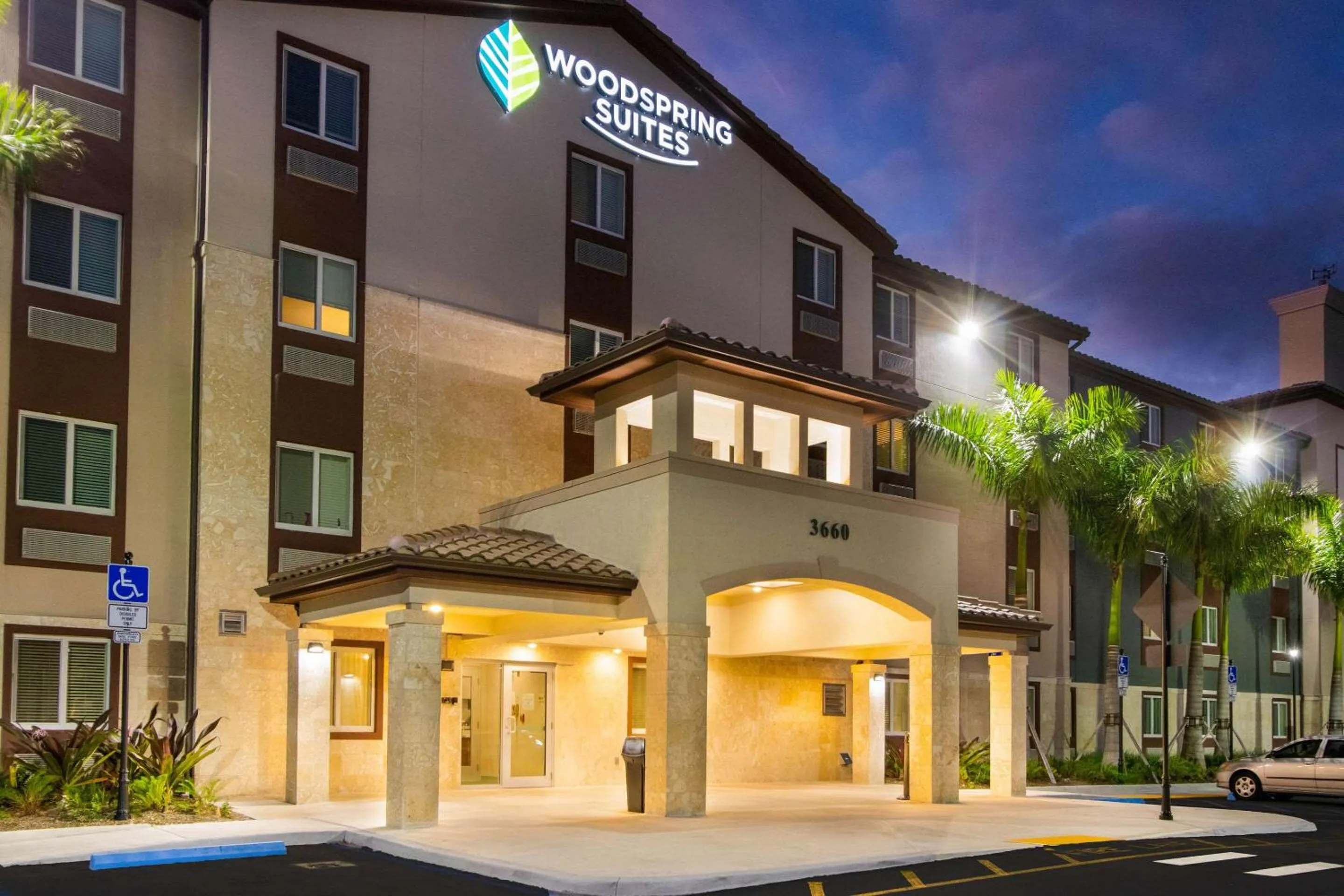 Property building in WoodSpring Suites Miramar