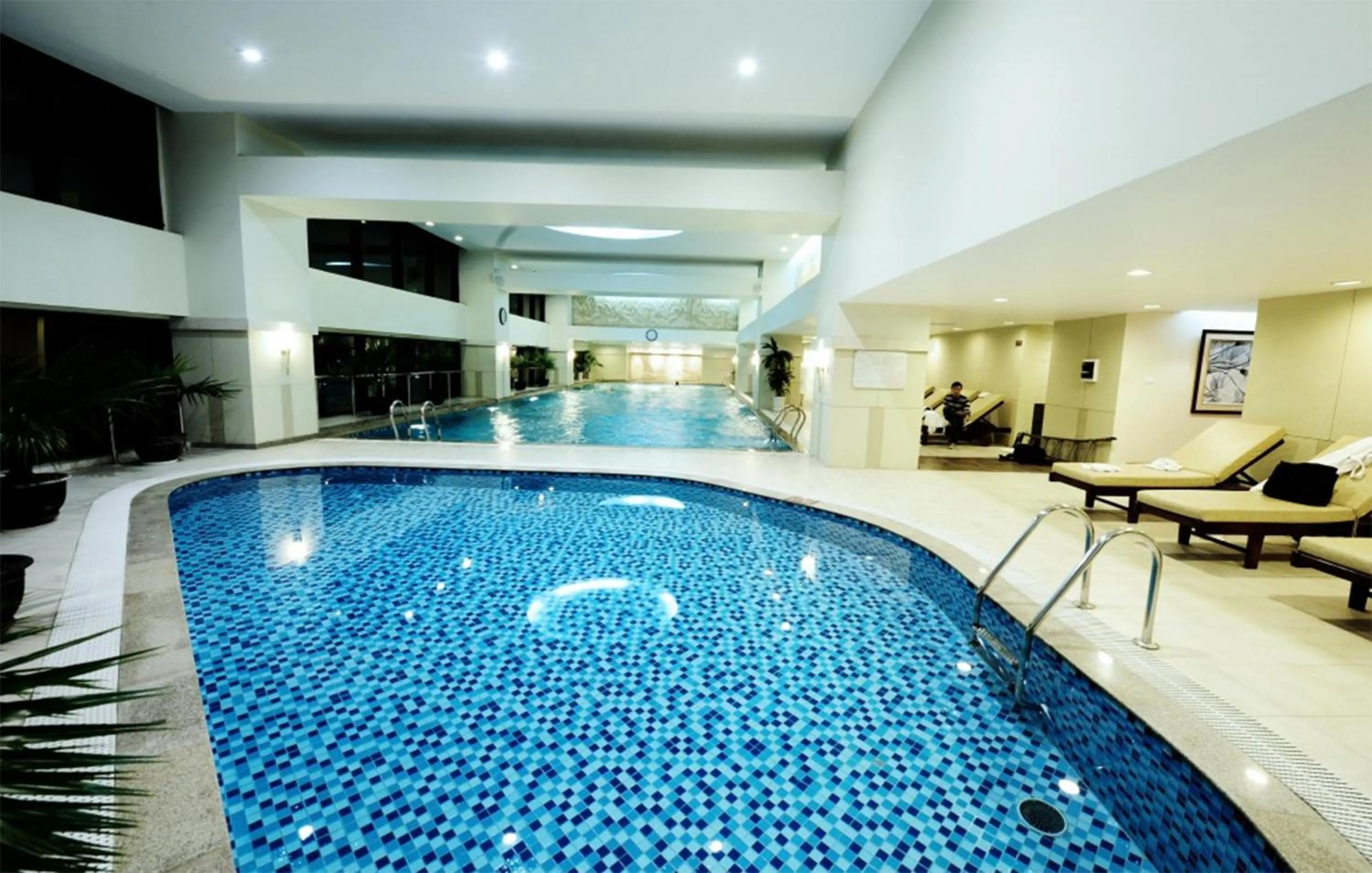 Swimming pool in Luxury Apartment Vinhomes Skylake
