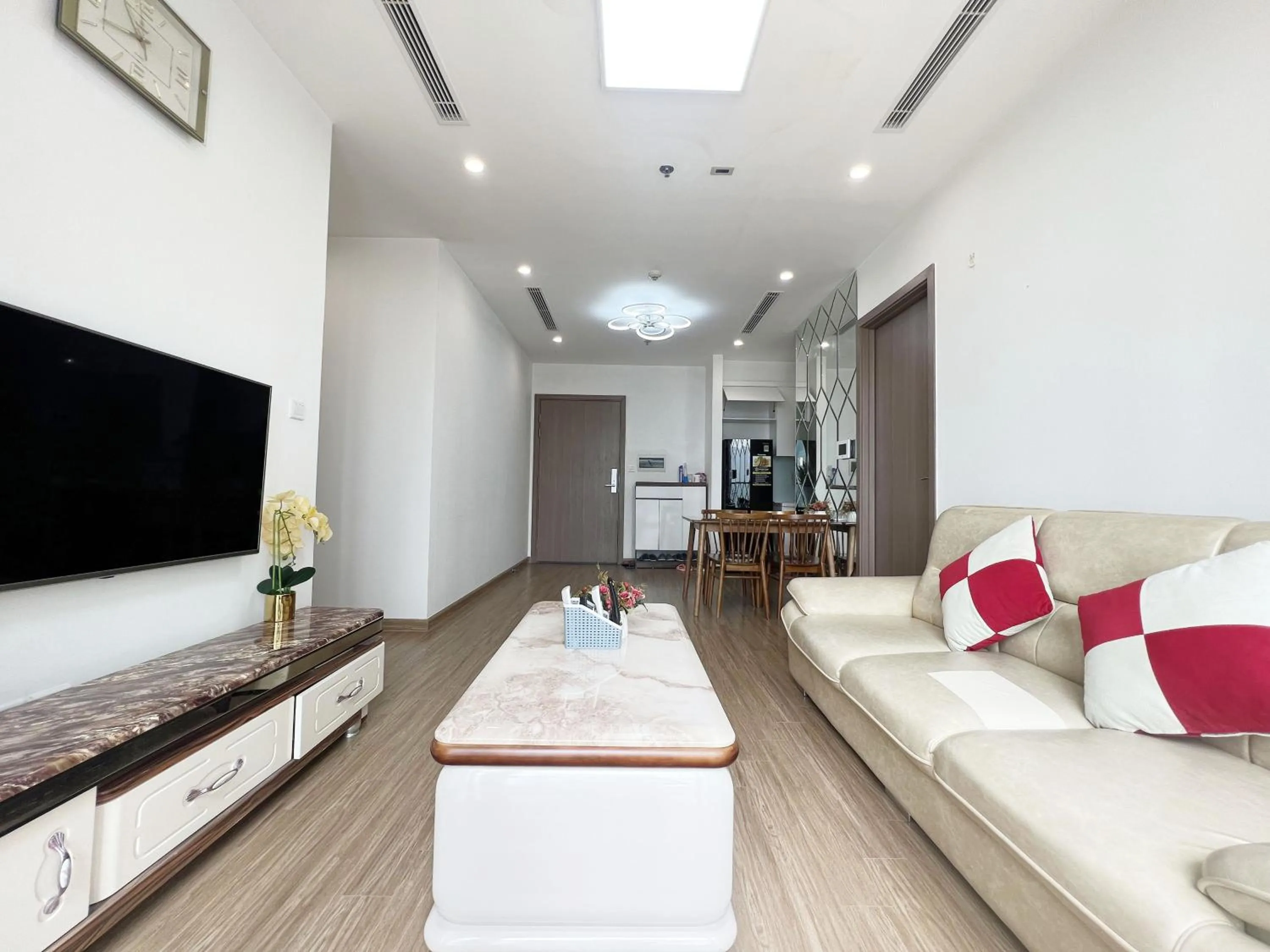 Luxury Apartment Vinhomes Skylake