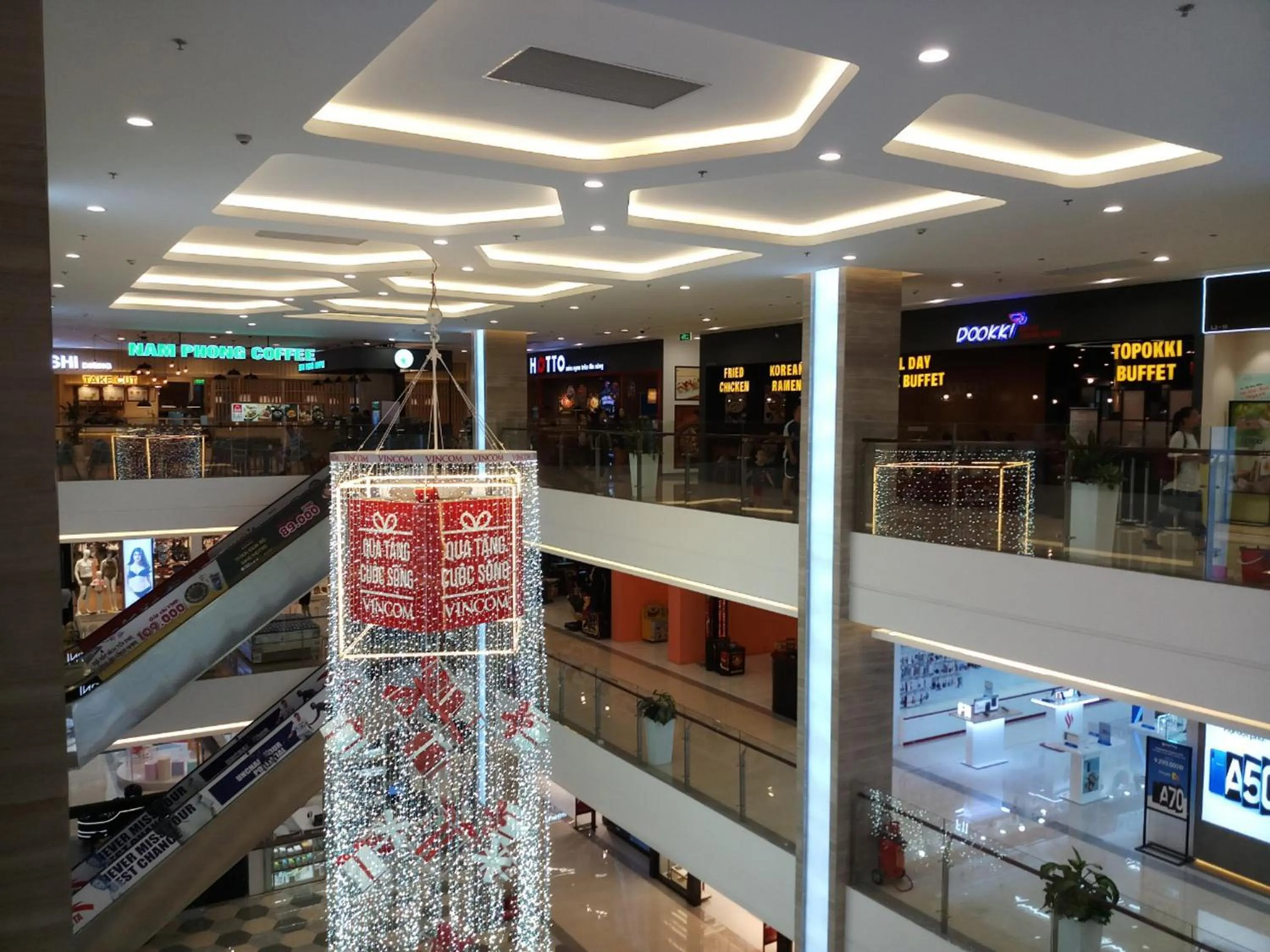 Property building in Luxury Apartment Vinhomes Skylake