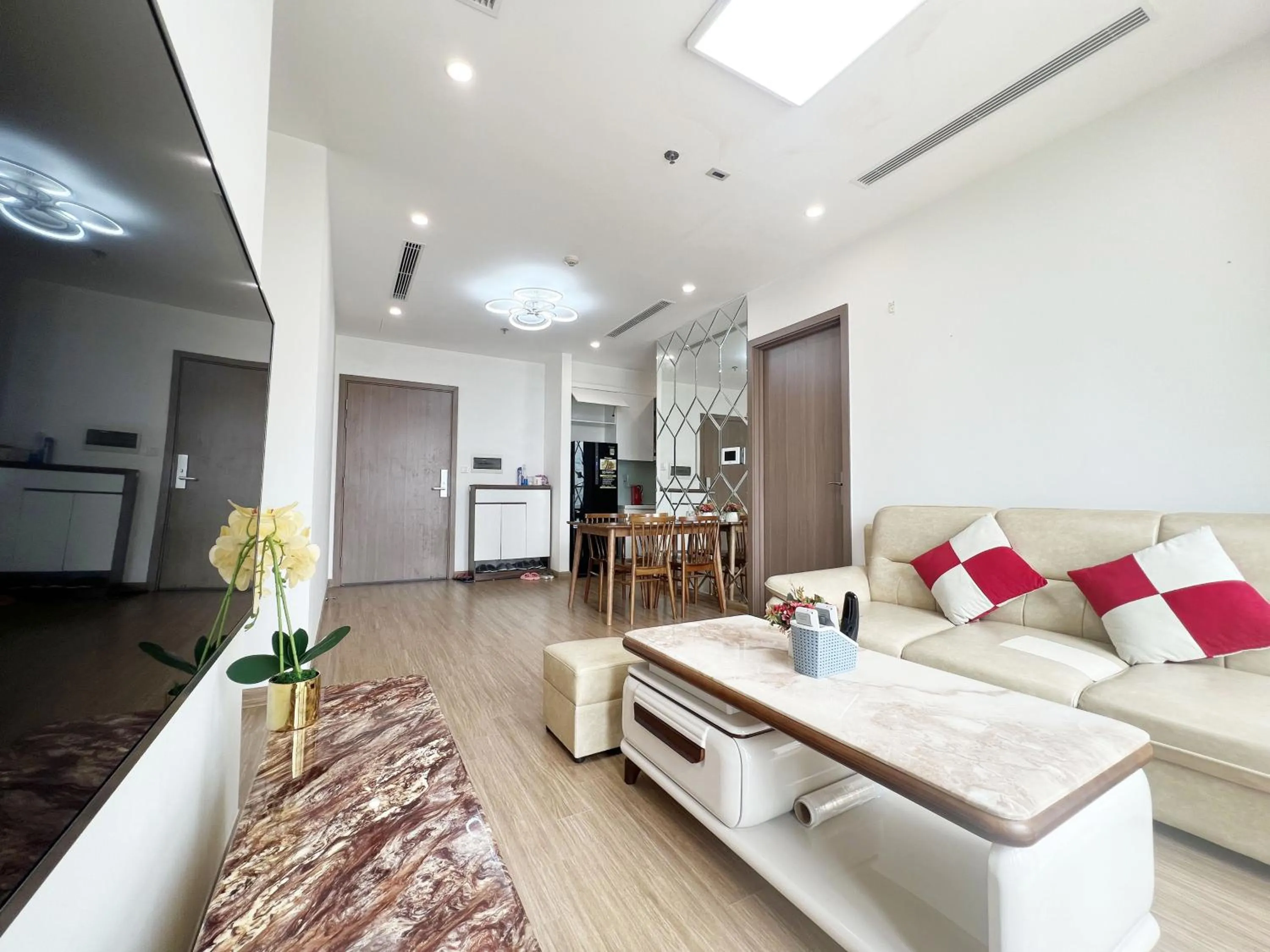 Luxury Apartment Vinhomes Skylake