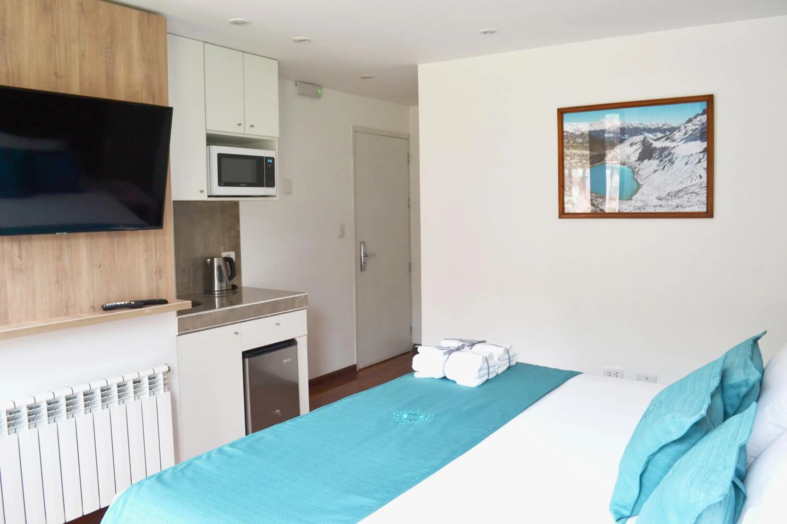 TV and multimedia, Bed in Katari Apart Hotel at Qorikancha