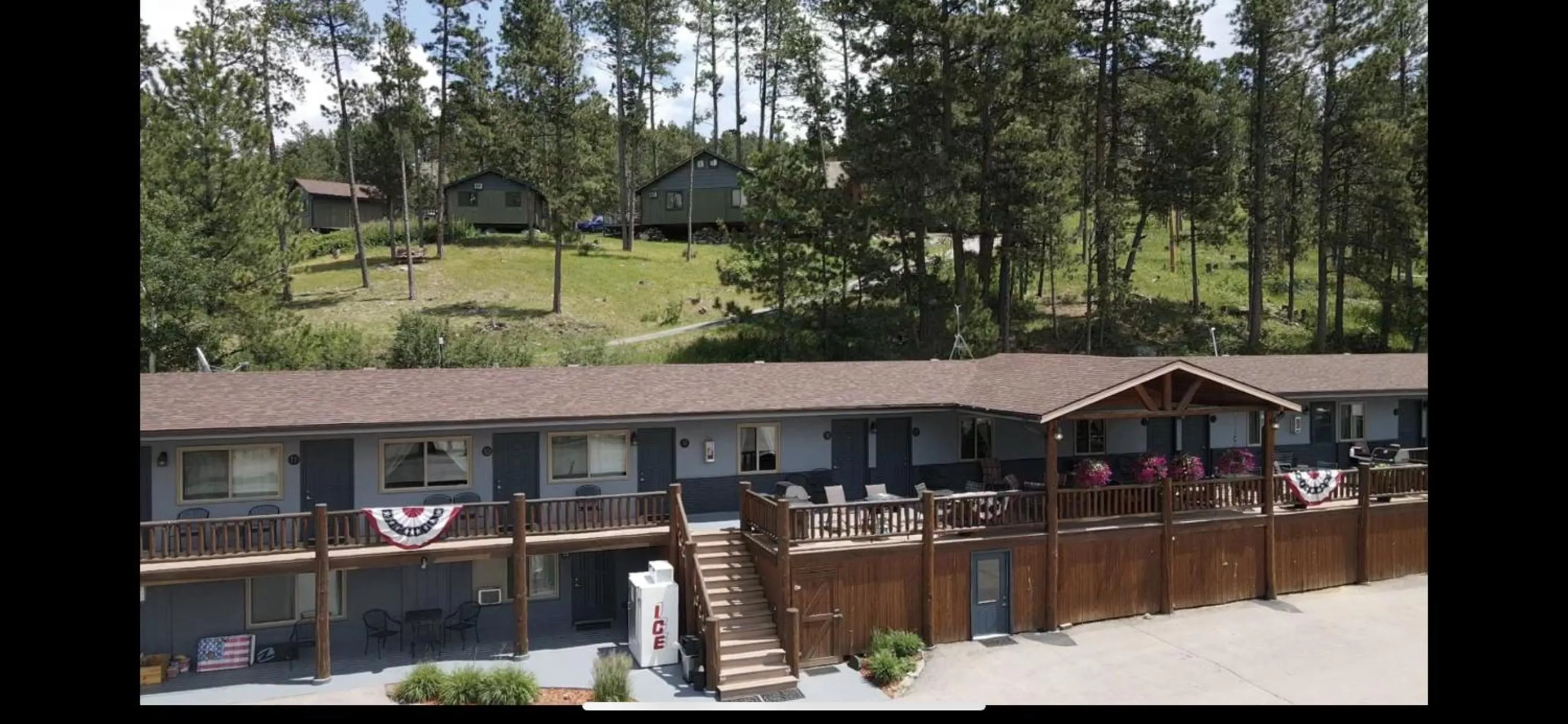 Property building in Mountain View Lodge & Cabins