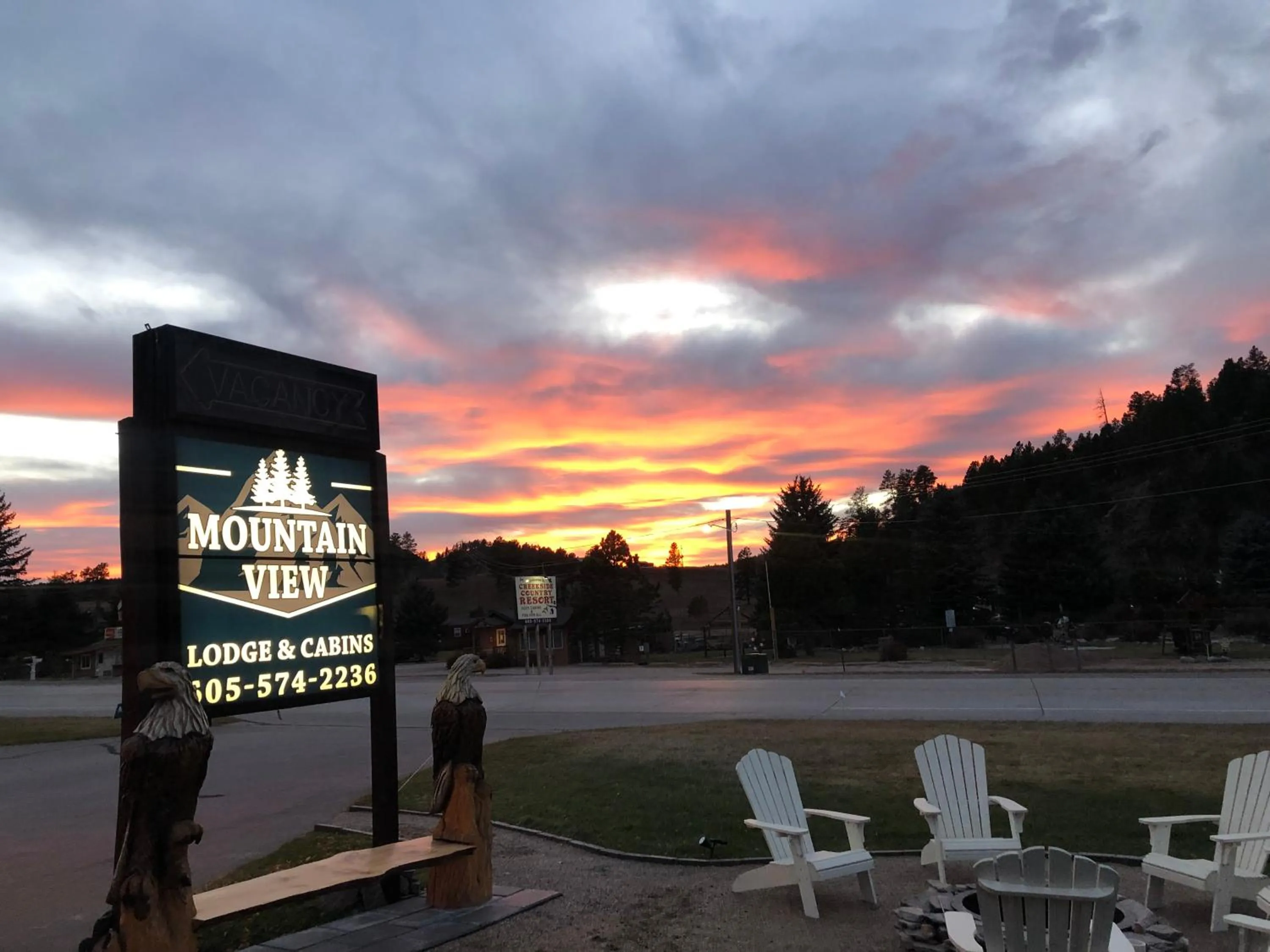 Property logo or sign in Mountain View Lodge & Cabins