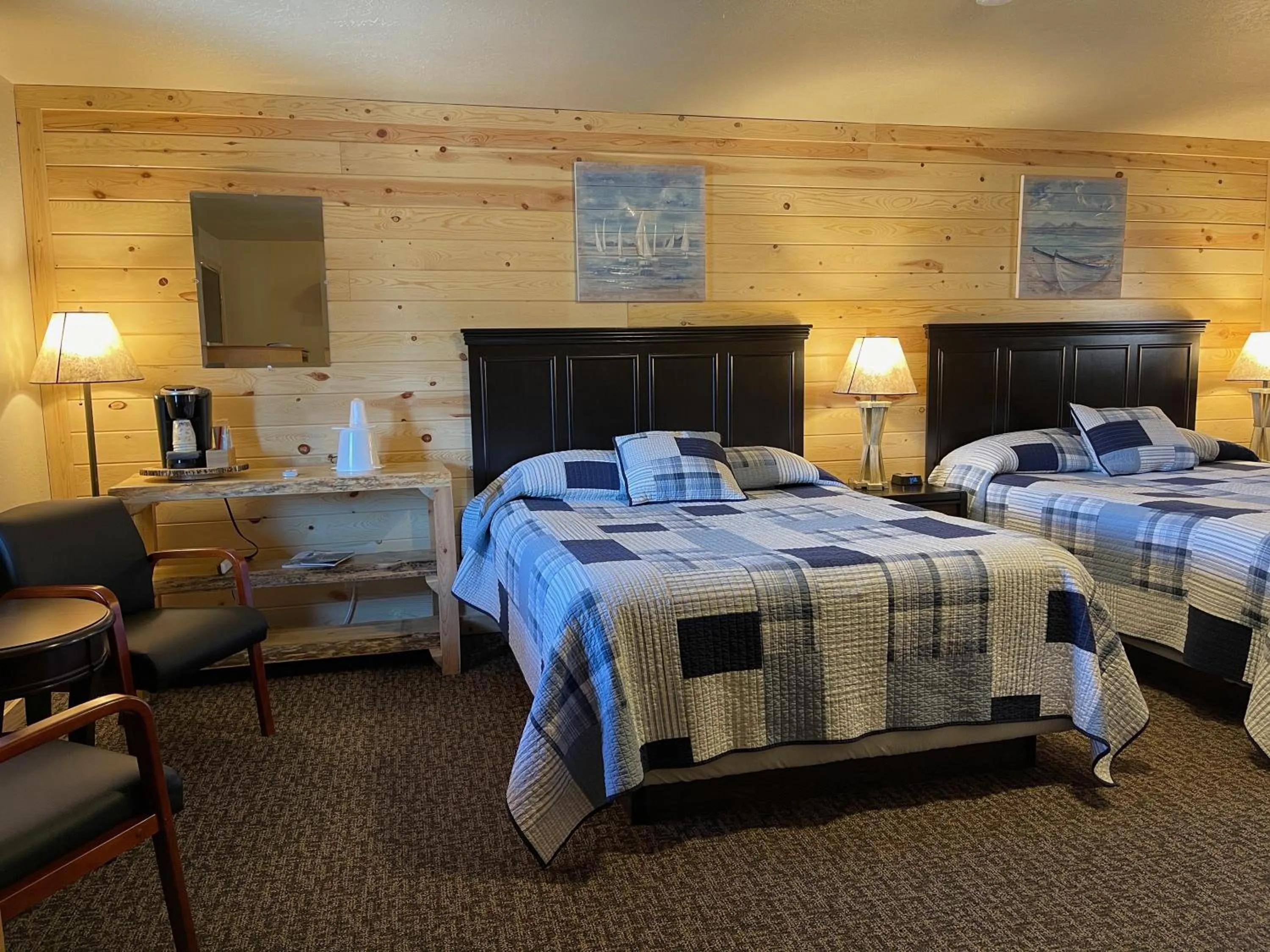 Bed in Mountain View Lodge & Cabins